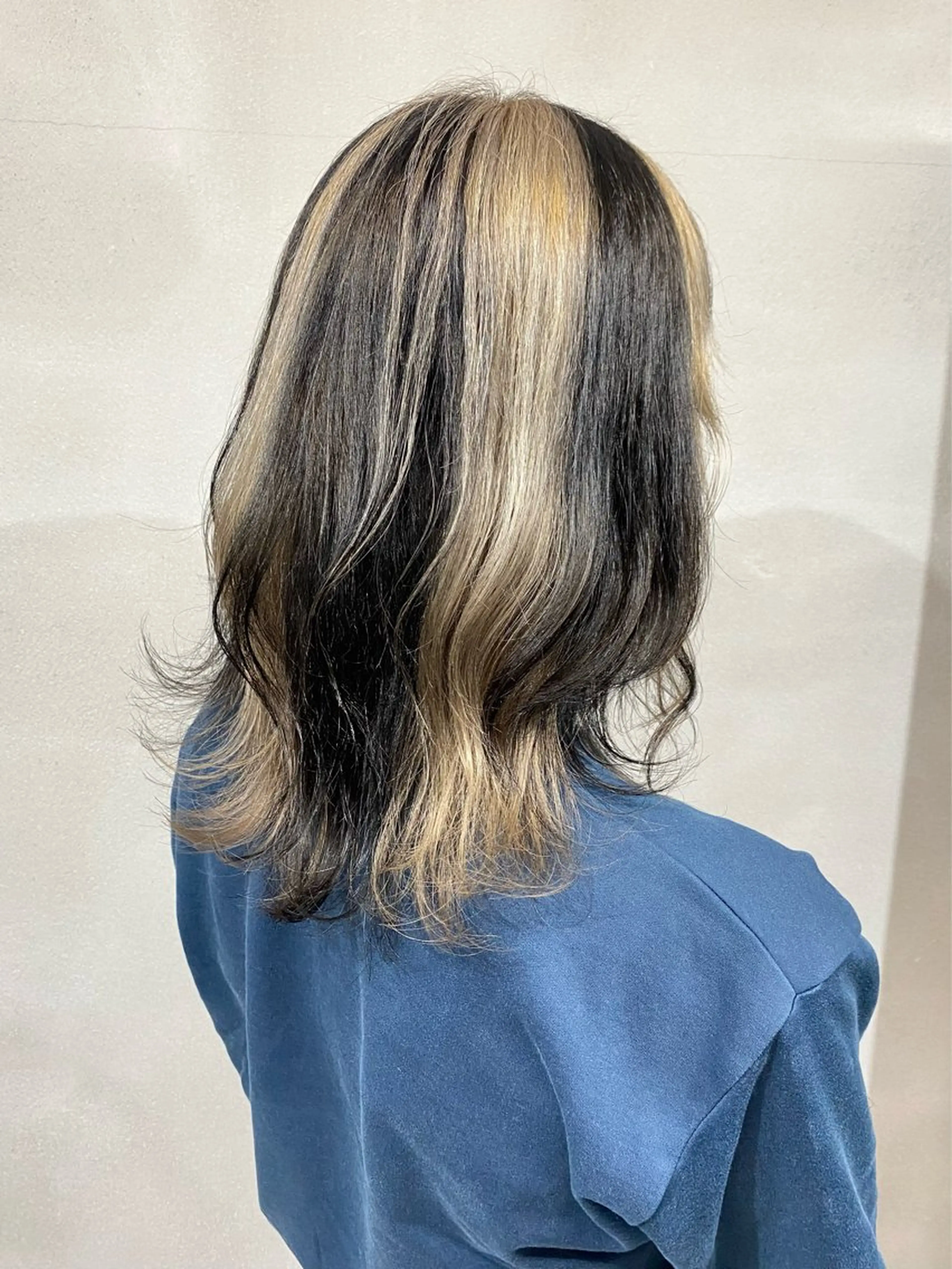 ミディアム カラー ベージュカラー ブリーチ デザインカラー ホワイトベージュ ボブ カット ヘアカラー トリートメント 柏 デザインカラー/ レイヤー🐣シオリのヘアスタイル