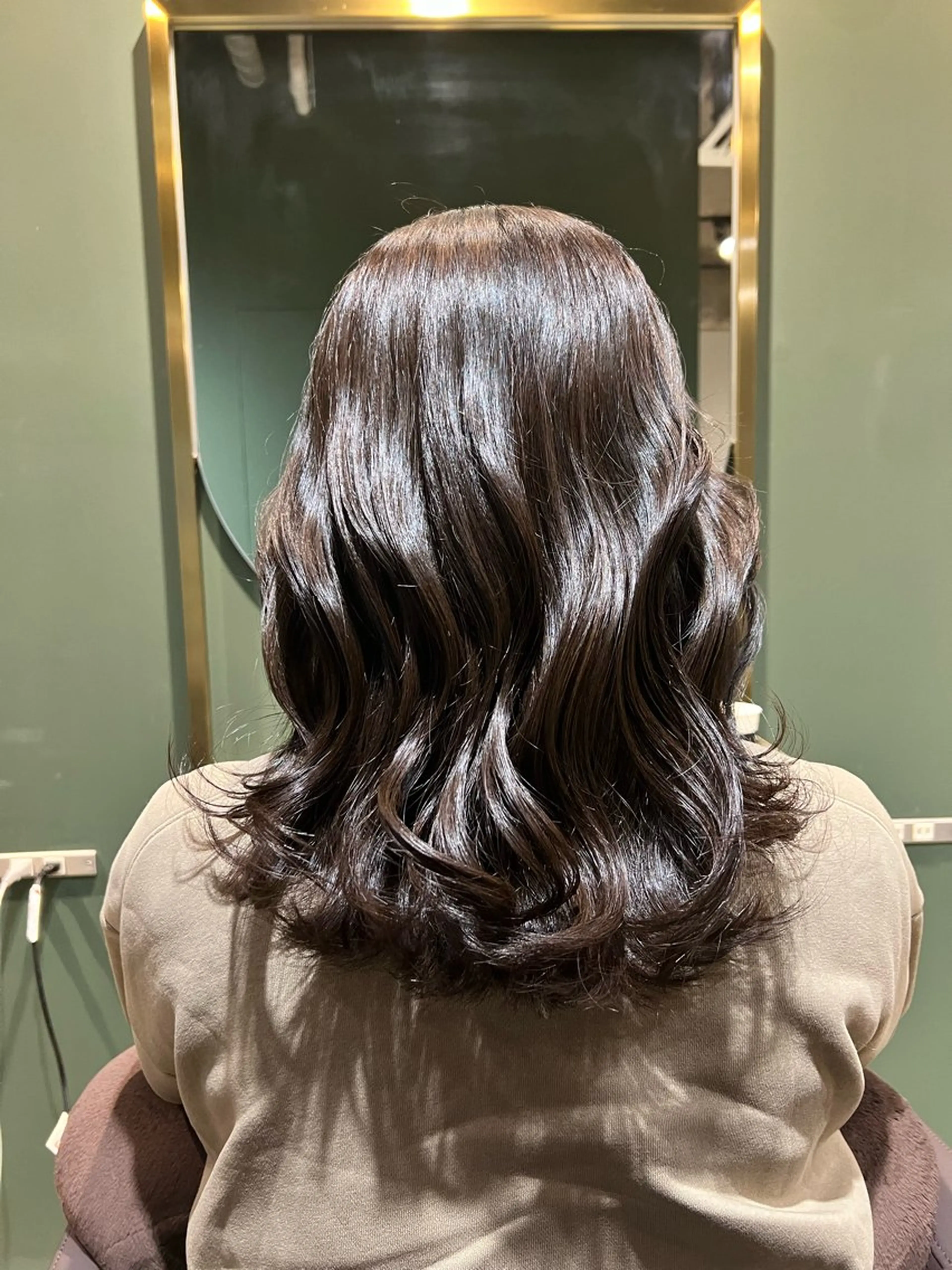 ミディアム カラー ヘアカラー トリートメント ヘッドスパ カラースペシャリスト しょう🧑🏼‍🎨のヘアスタイル