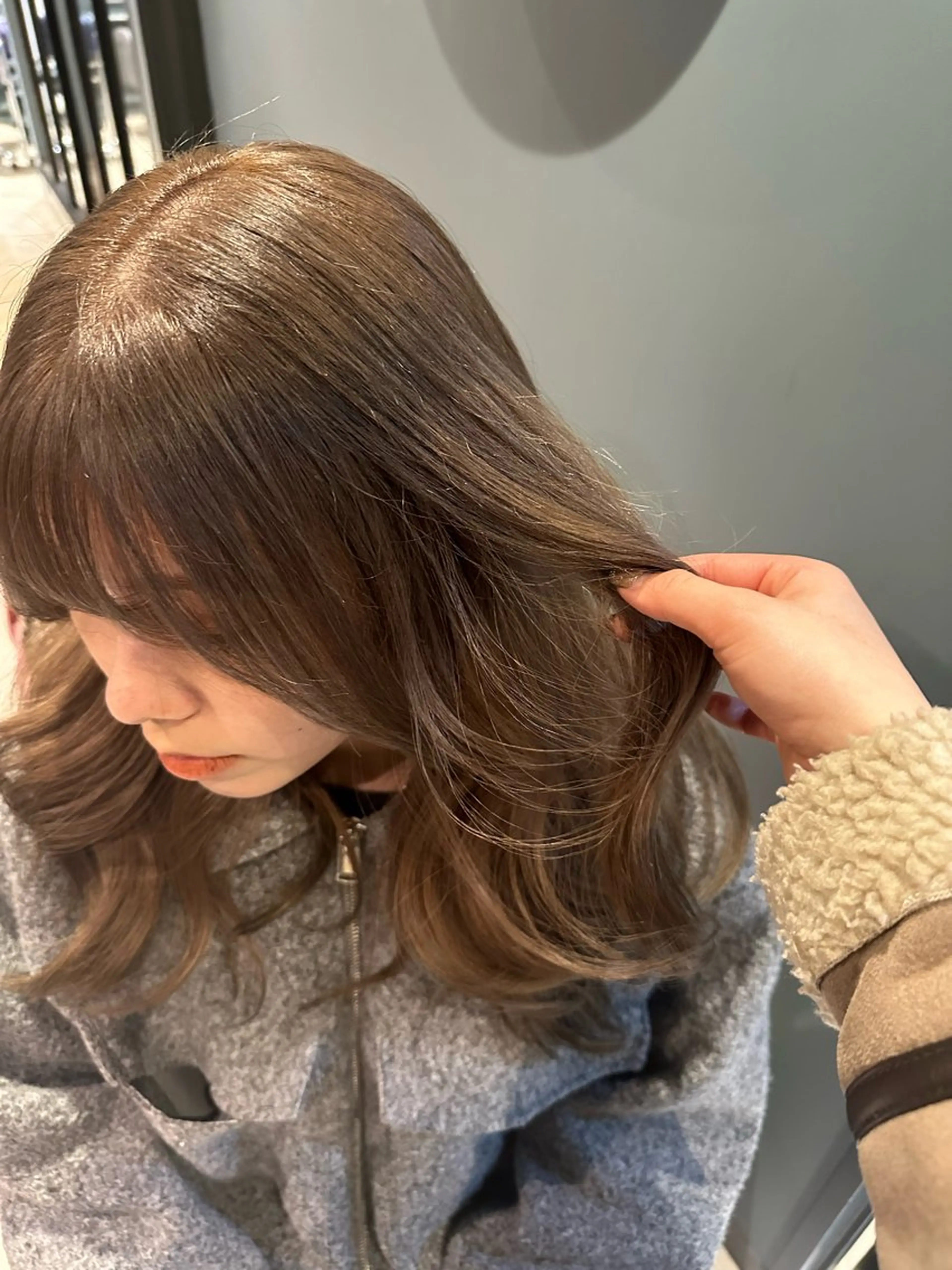 ロング カラー ヘアアレンジ ベージュカラー ブリーチ 透明感カラー オリーブベージュ ピンクカラー カット ヘアカラー トリートメント レイヤー×顔周り/ 髪質改善/川上京香のヘアスタイル