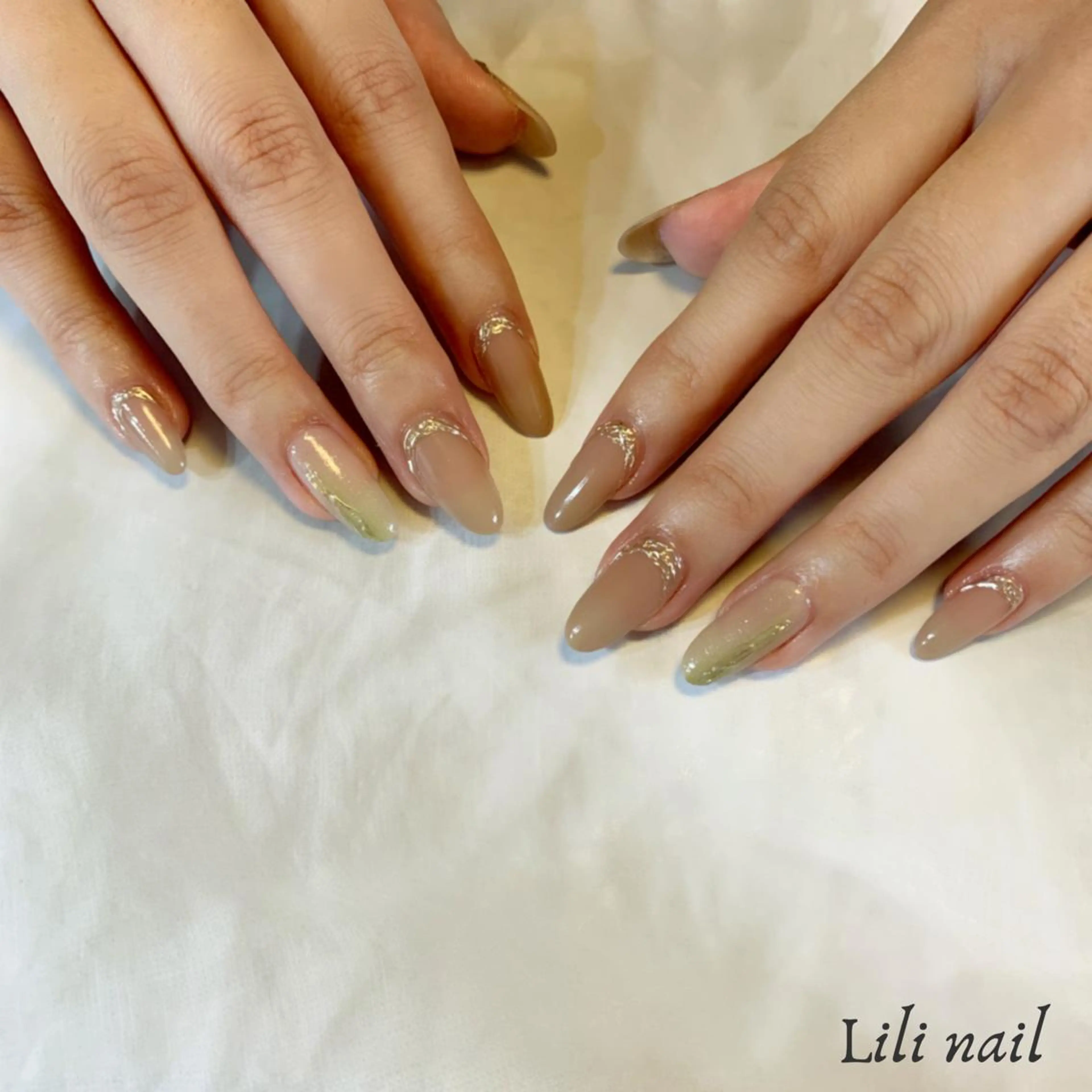 ネイル グリーン ニュアンスネイル ハンドネイル Lilibeauty salonのネイルデザイン