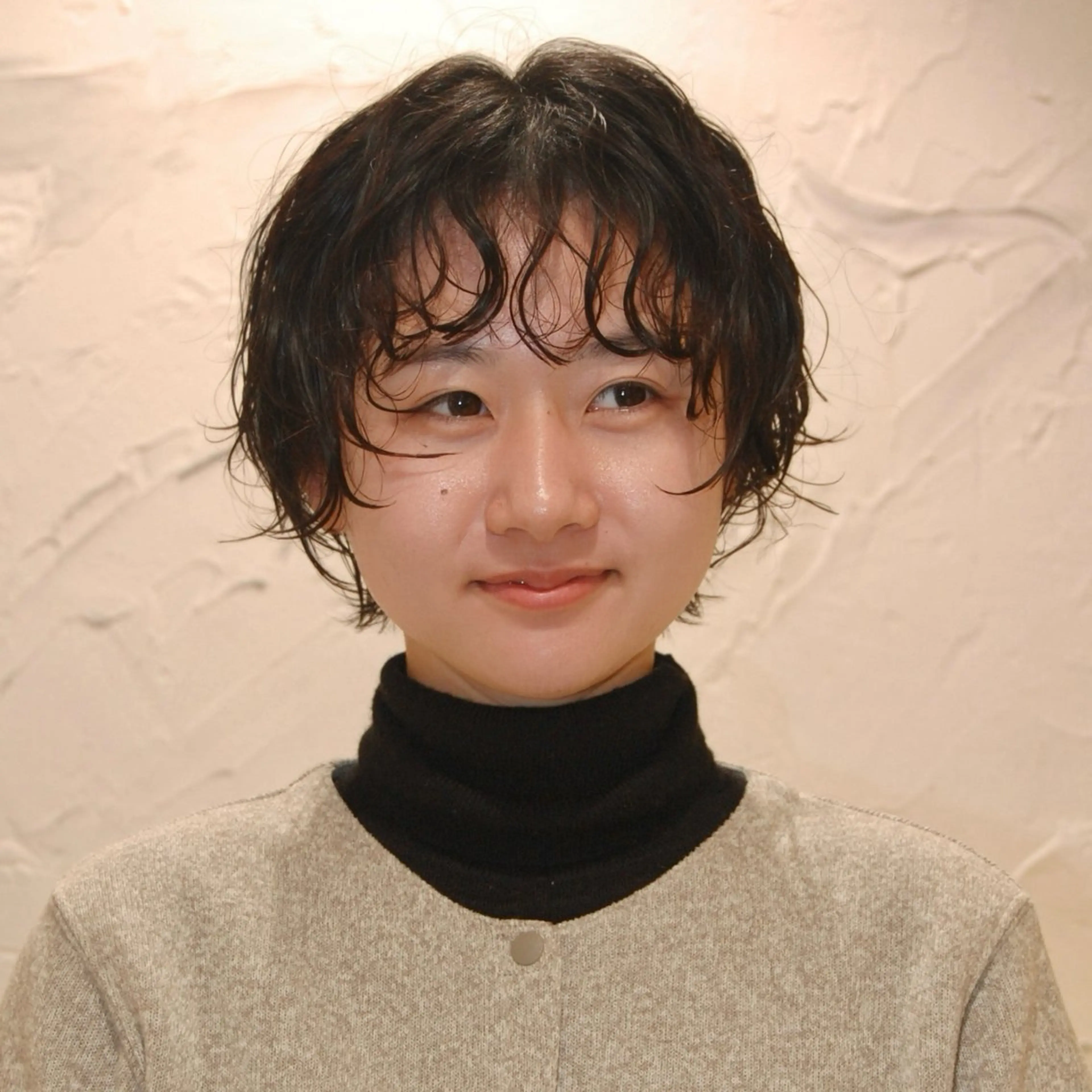 ショート カラー パーマ カット パーマ "ラフな雰囲気"🍃 パーマ🌀かんたまるのヘアスタイル