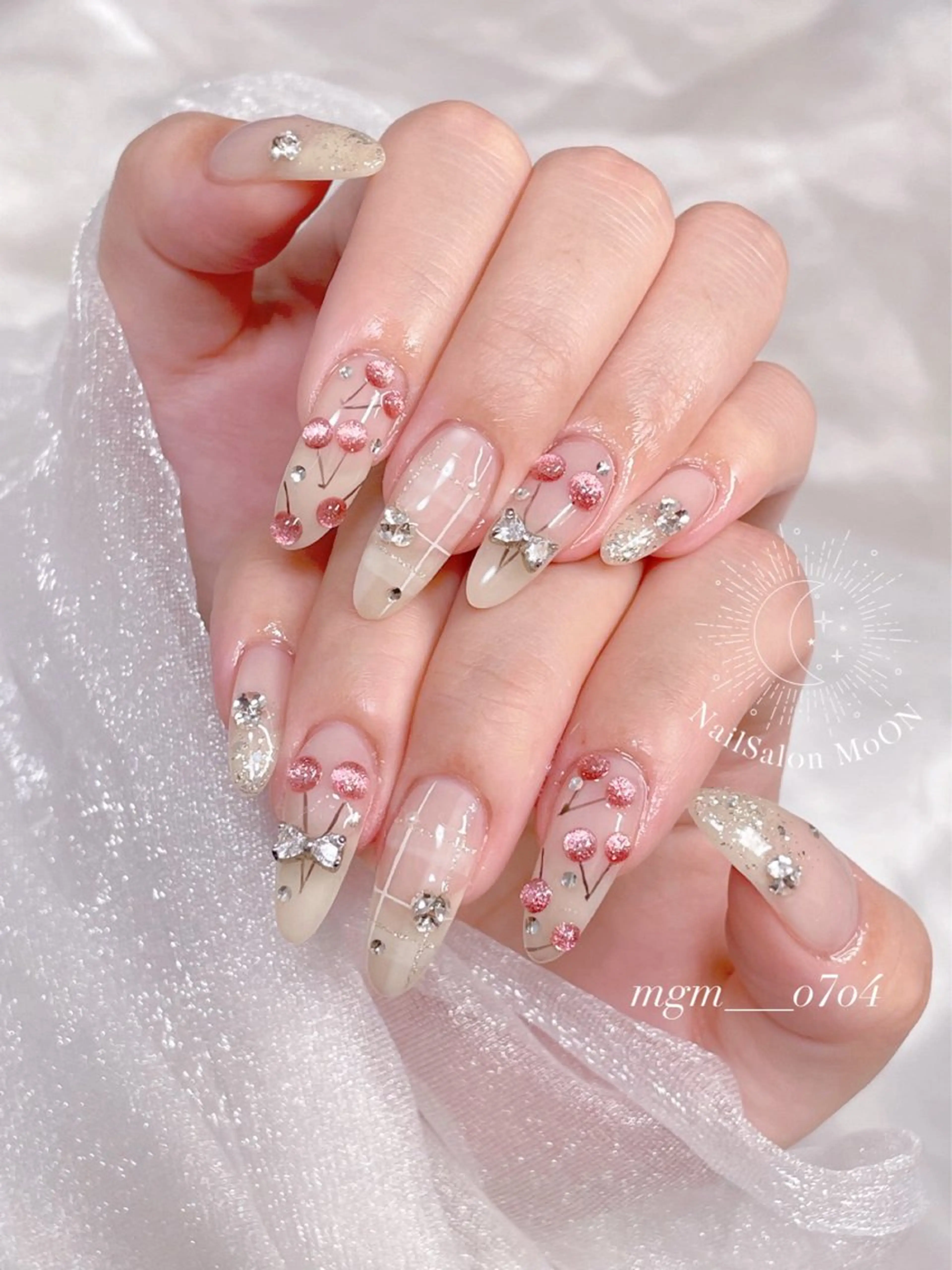 ハンドネイル ハンドケア MoON...❤︎ MeGuのネイルデザイン