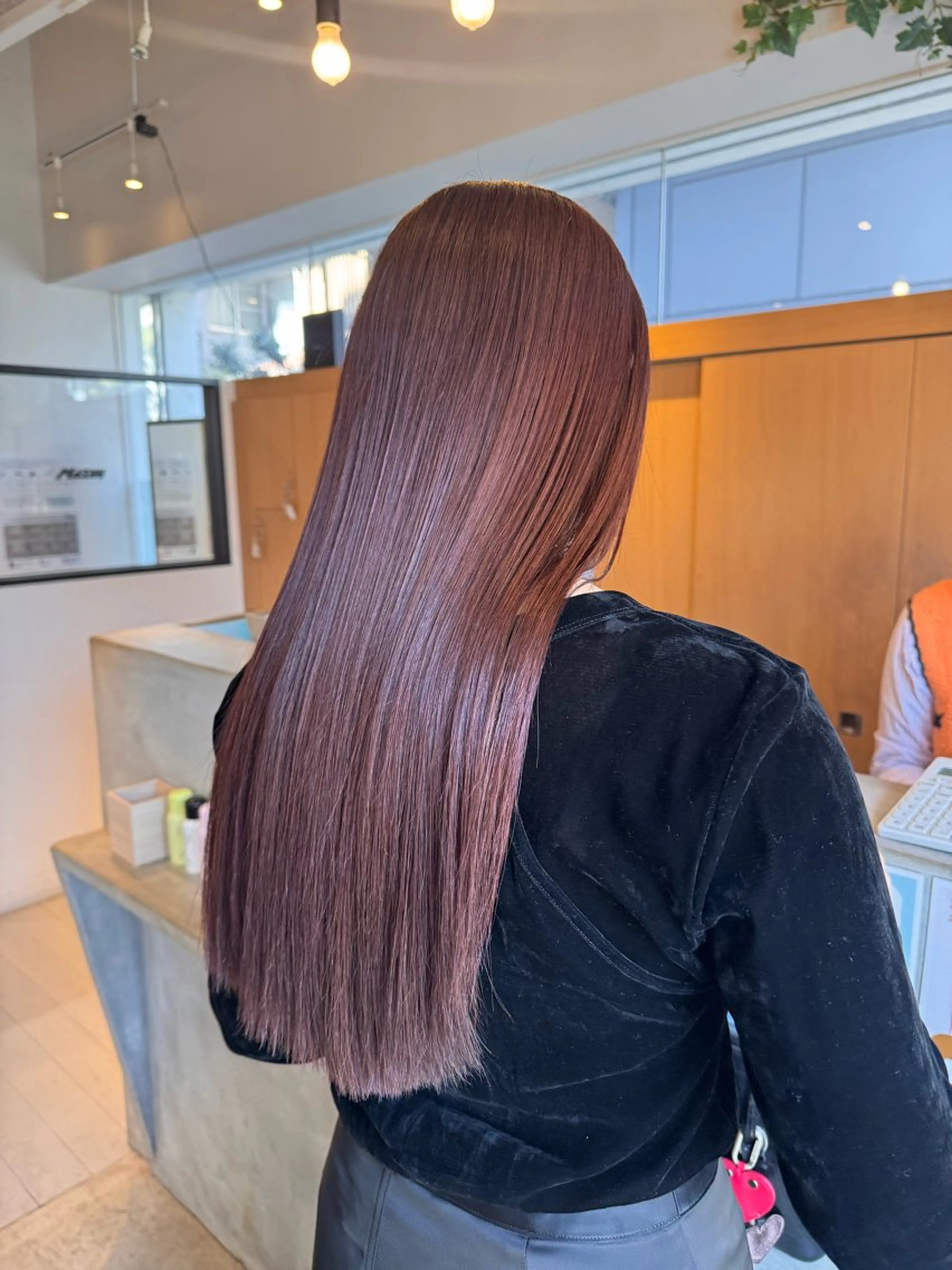 カラー ブリーチ ブリーチなしカラー ピンクカラー ウラベヨシカ 似合わせカットカラーのヘアスタイル