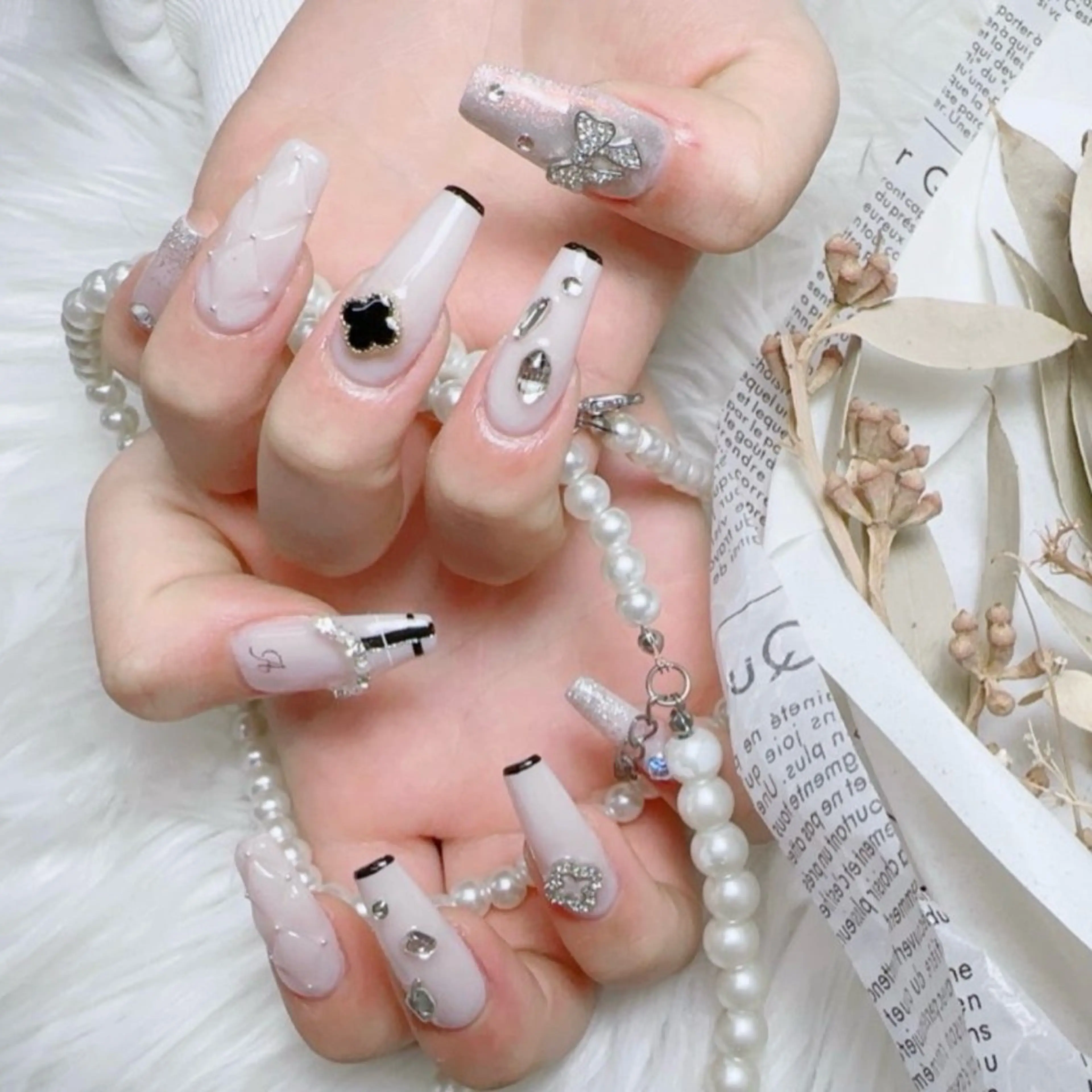 メンズ ネイル アートネイル フレンチネイル ジェルネイル キラキラネイル パラジェル ハンドネイル Bloom スカルプ専門店のネイルデザイン