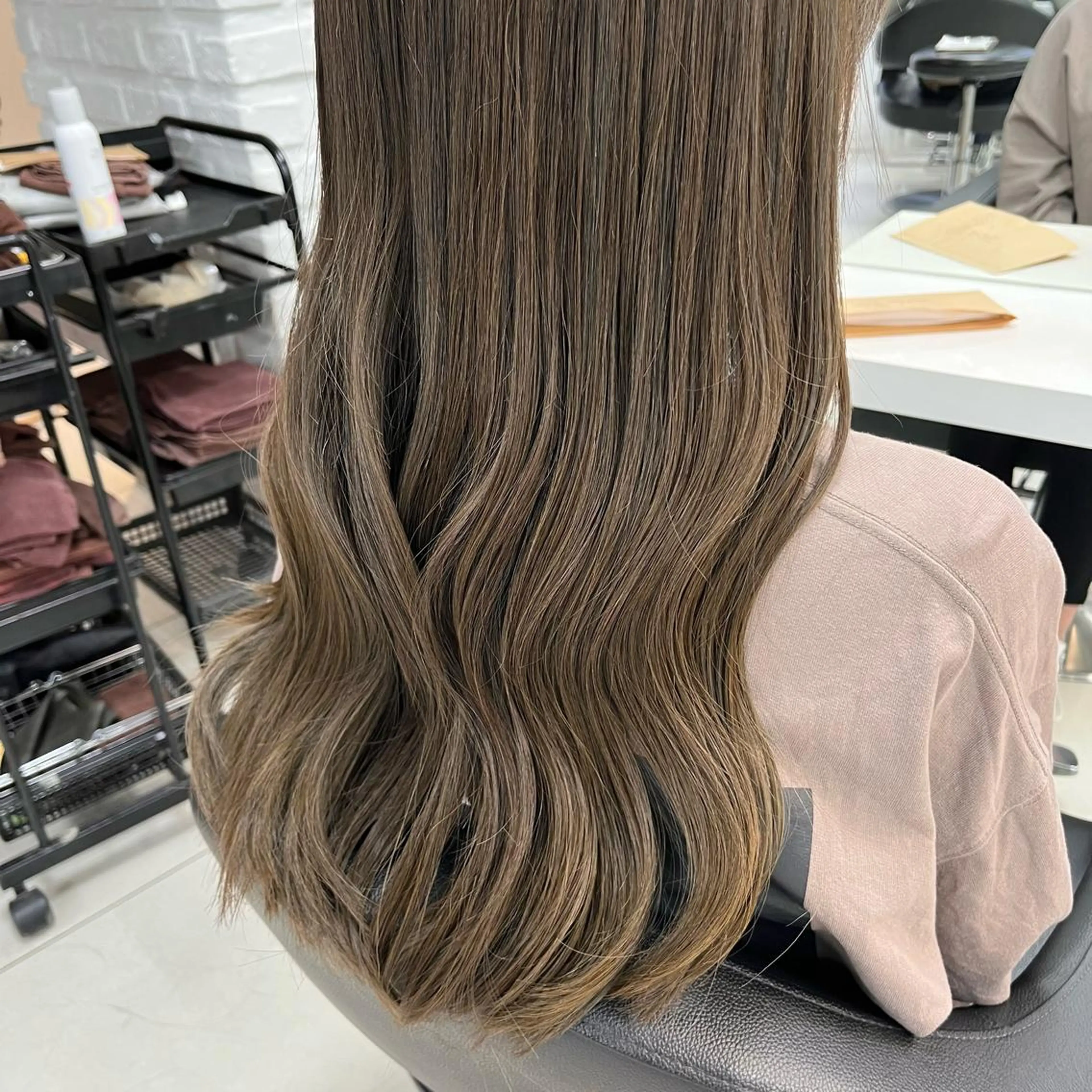 ロング カラー ベージュカラー ミルクティーベージュ カット ヘアカラー トリートメント 【メンズ縮毛矯正/ Ryokaのヘアスタイル