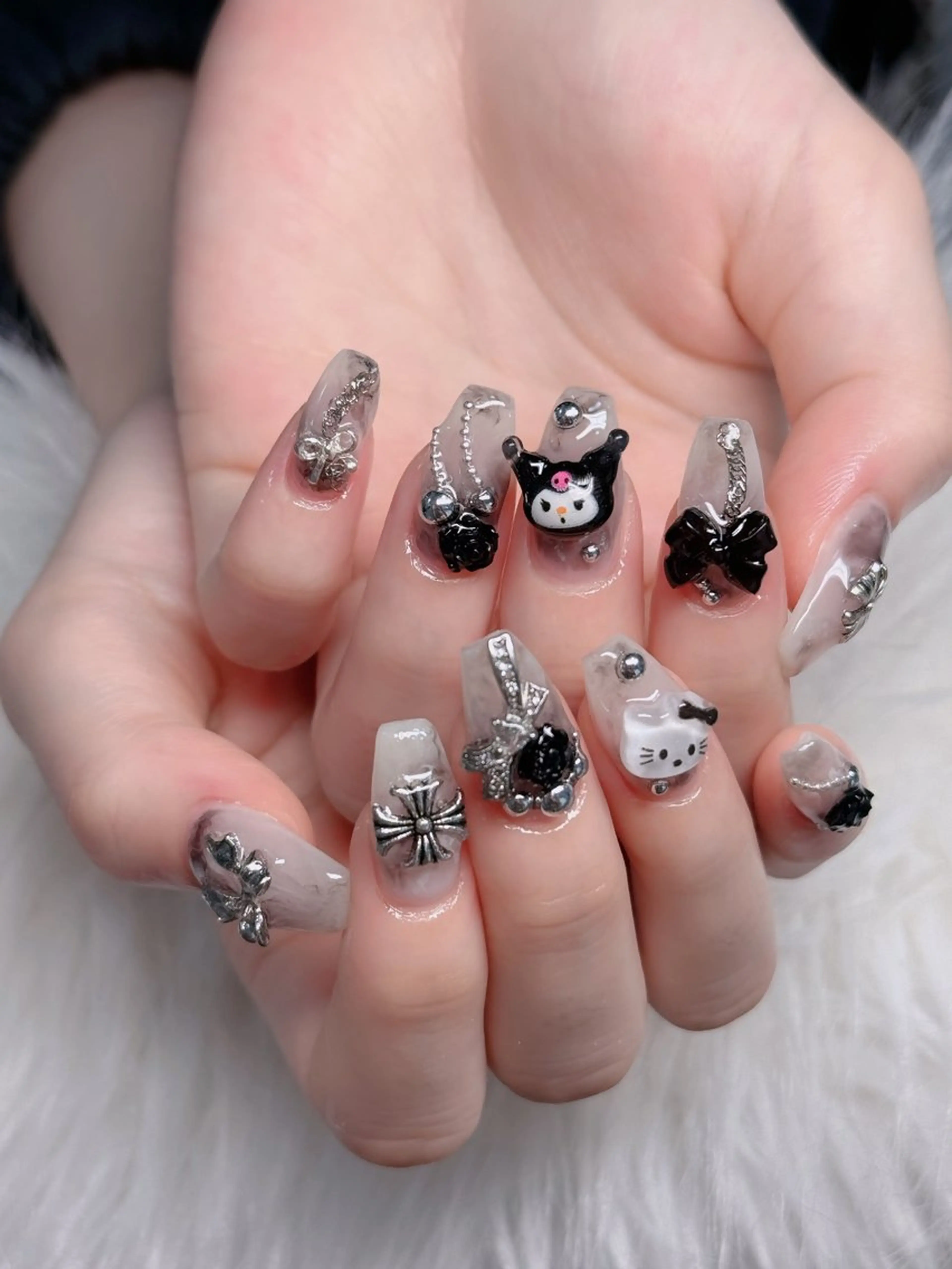 ネイル オーロラネイル フレンチネイル ジェルネイル ハロウィン キラキラネイル H.baby Nail Salonのネイルデザイン