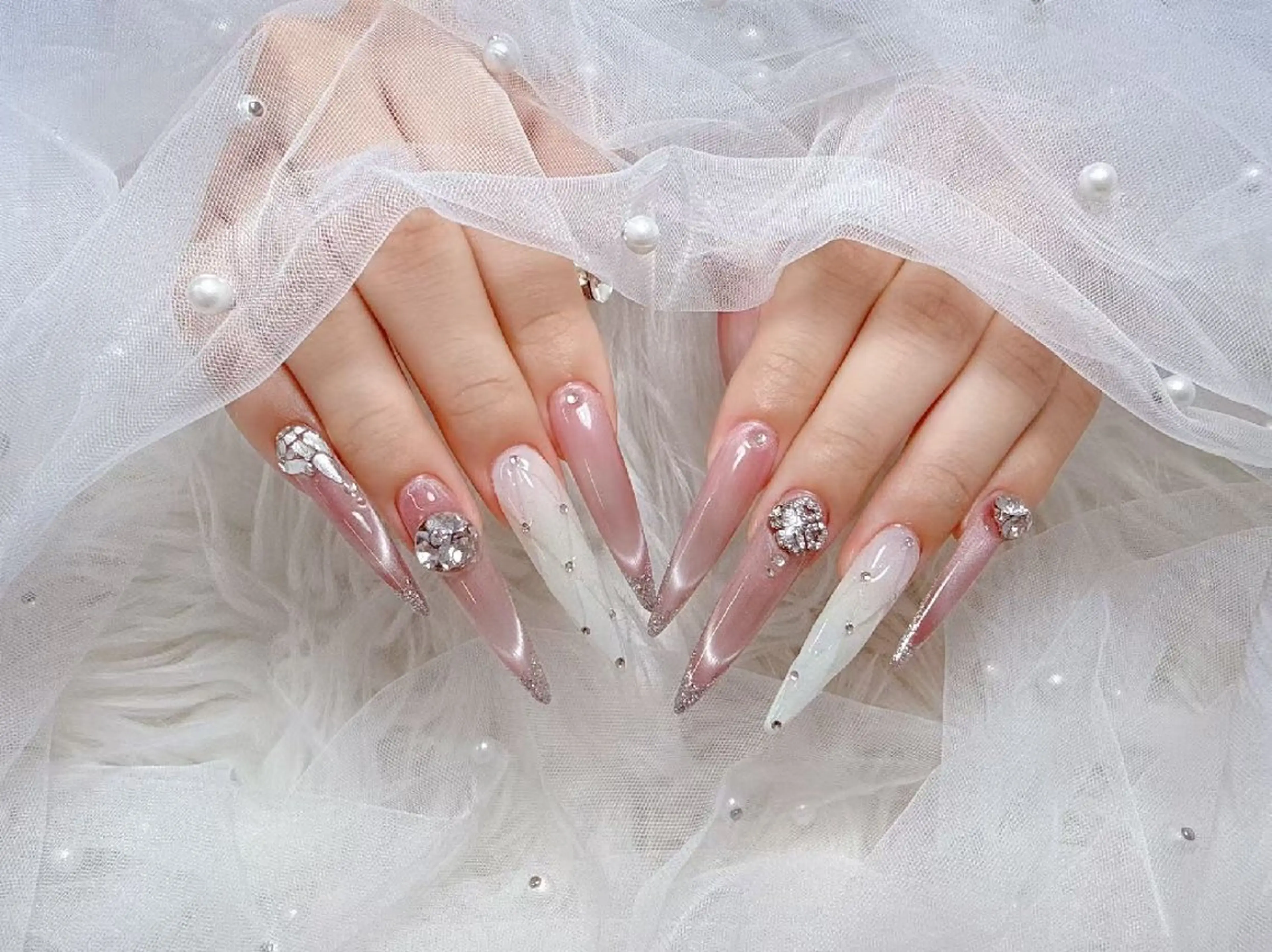 ネイル ENsalon AKIRAのネイルデザイン