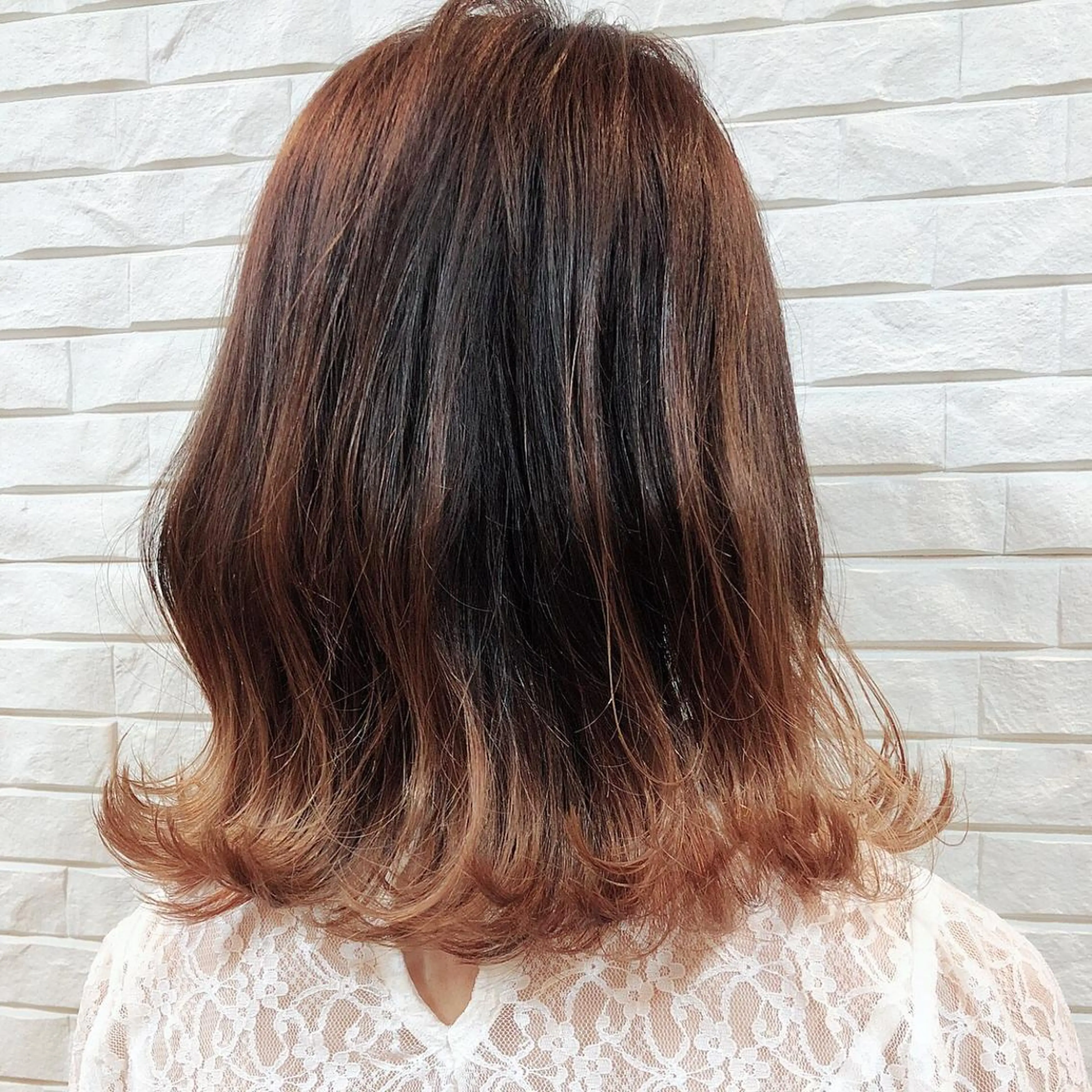 ミディアム 伊藤 さやかのヘアスタイル