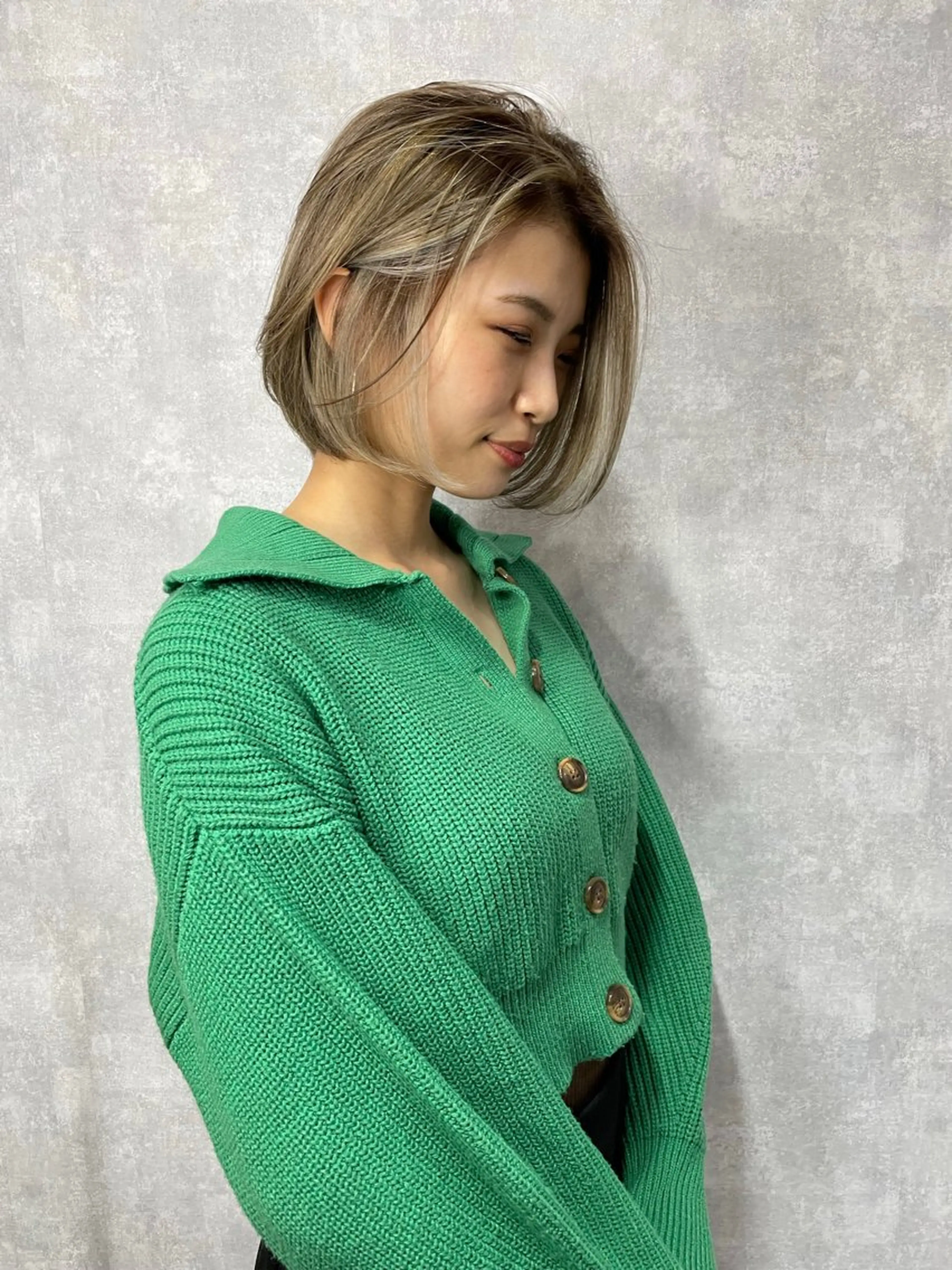 ショート 切りっぱなしボブ ショートボブ ハンサムショート 丸みショート ボブ ヘアカラー モテ髪/ボブ/ショー ト/アダチフウトのヘアスタイル