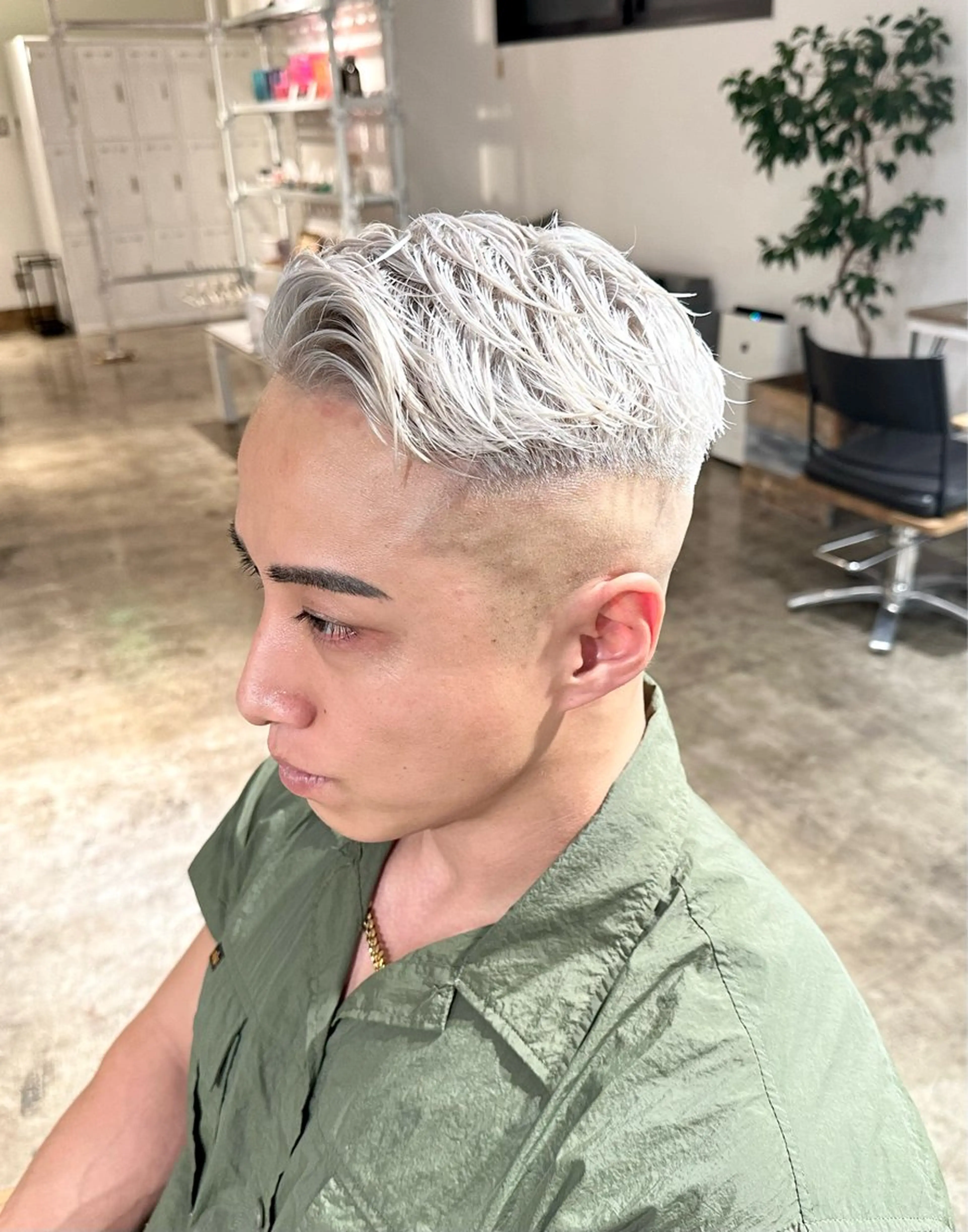 カラー メンズ メンズブリーチ フェードカット メンズハイトーン メンズパーマ スキンフェード カット ヘアカラー トリートメント 骨格補正施術/メンズ 専門美容師/YUYAのヘアスタイル
