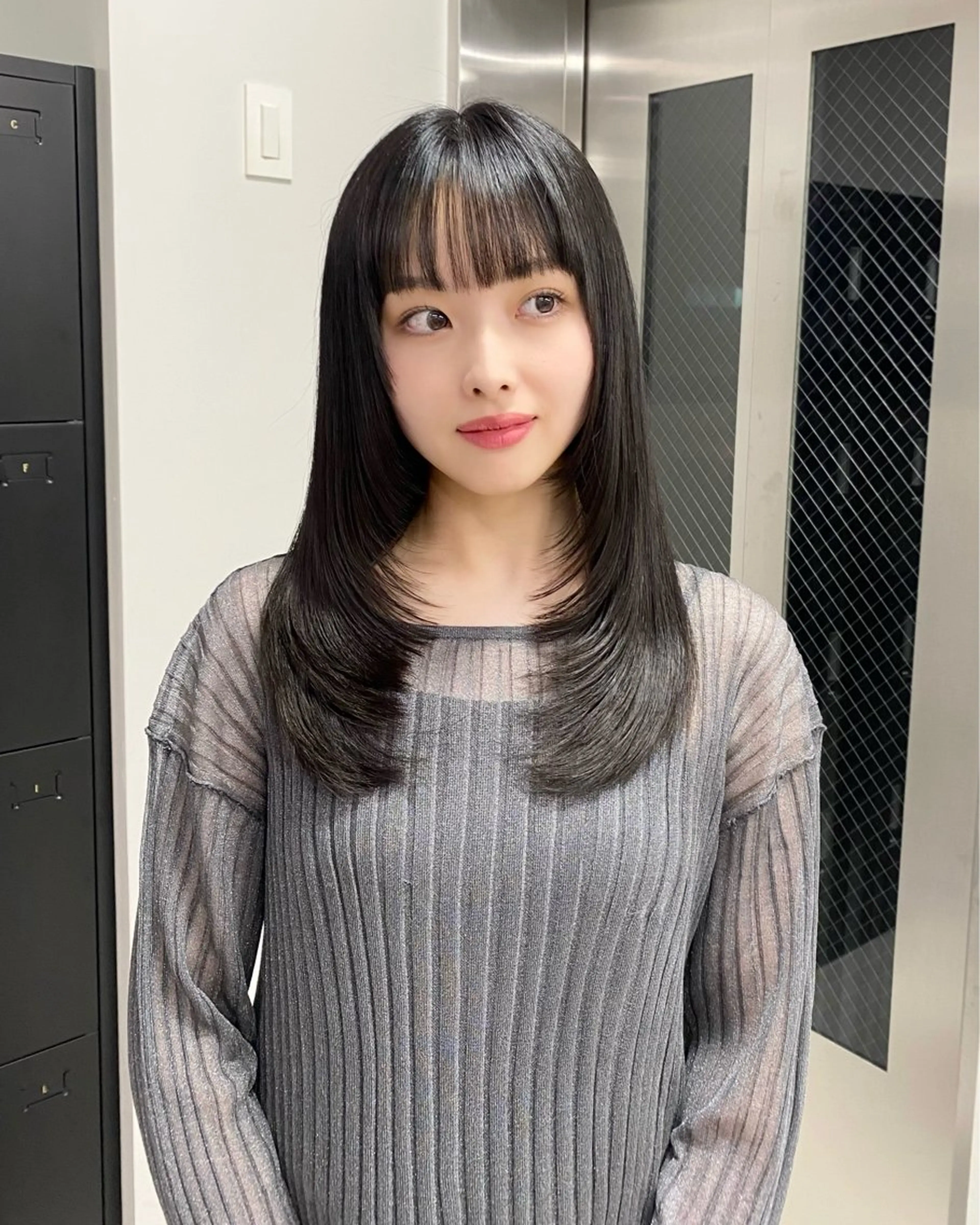 セミロング パーマ 顔周りカット レイヤーカット 縮毛矯正 カット 縮毛矯正 韓国レイヤー/ 縮毛矯正🎀minaのヘアスタイル