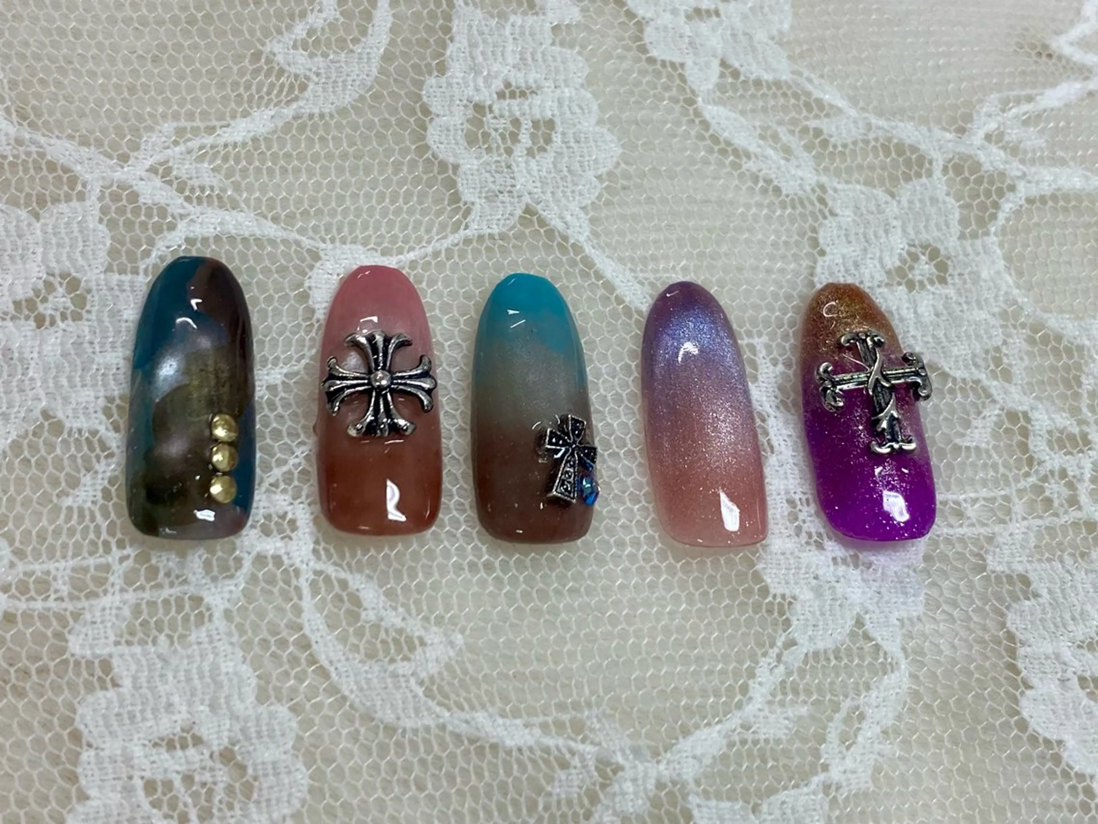 ネイル グラデーション ニュアンスネイル ハンドネイル ハンドケア Epokku ネイルサロンのネイルデザイン