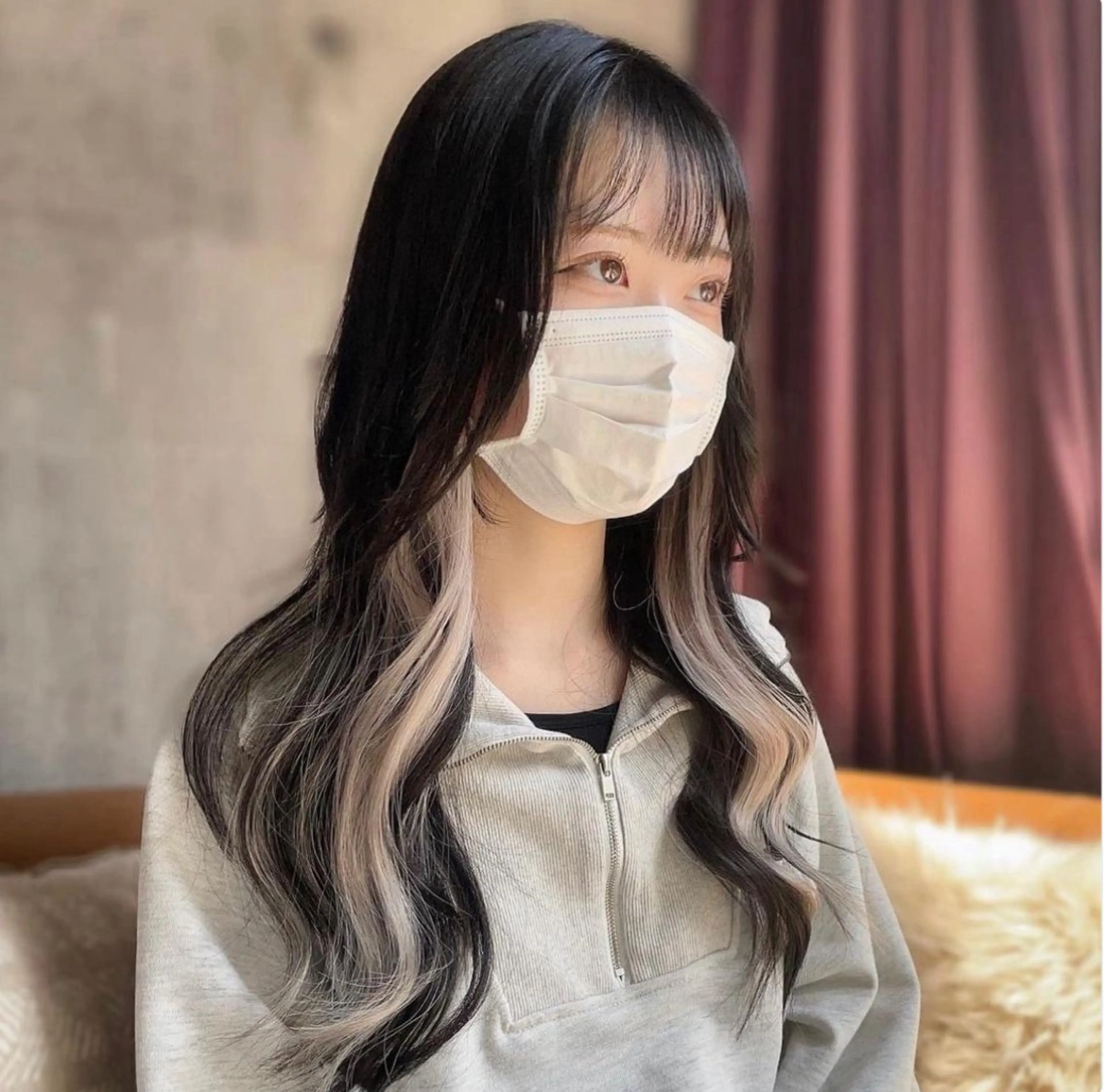 セミロング カラー ハイライトカラー インナーカラー エクステ ハイライト MIRAC所属・Ryoichi⛓️ 韓国ヘア/ハイトーンのヘアスタイル