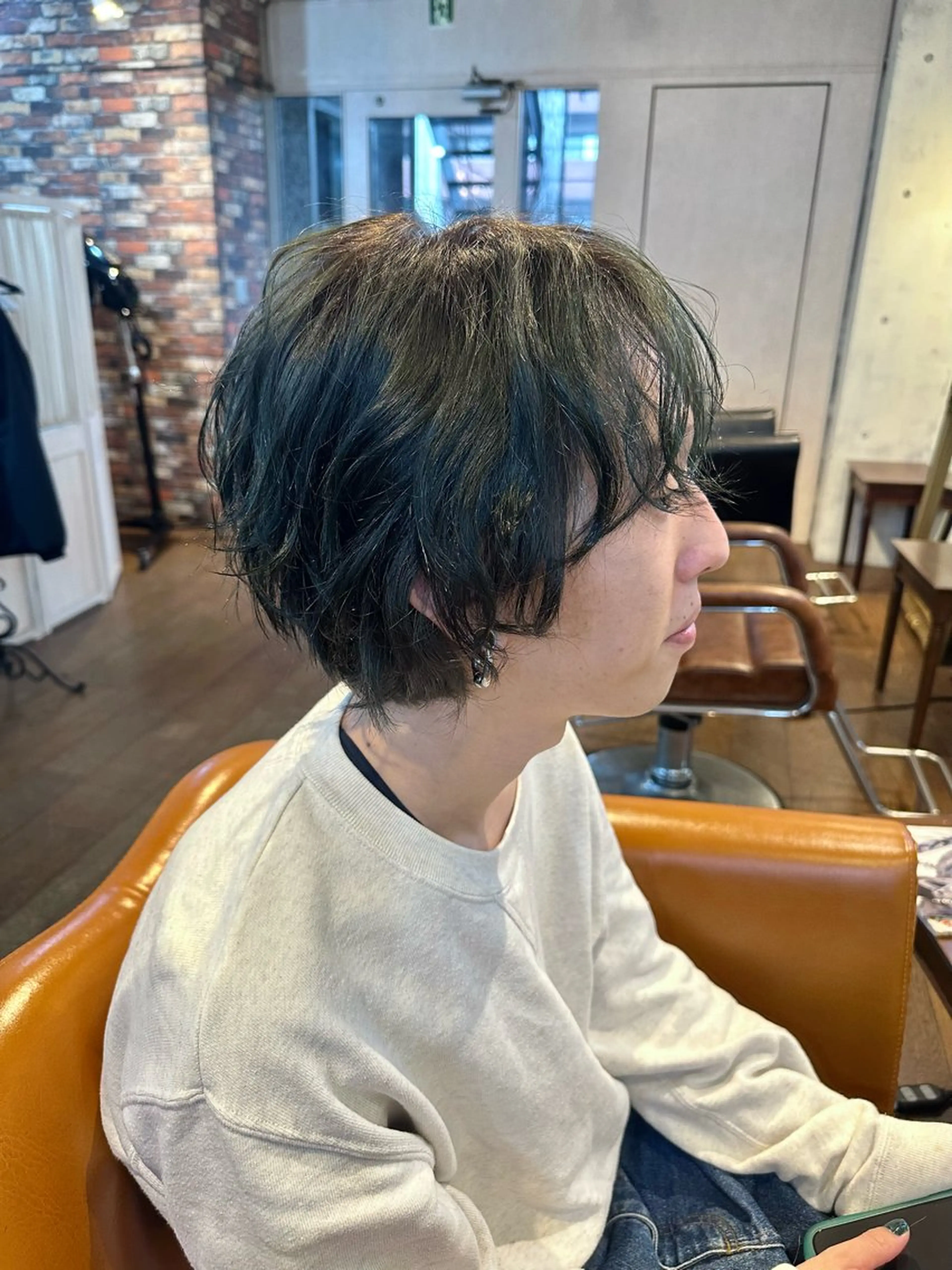 ショート カラー メンズ メンズブリーチ ブリーチ ダークグリーン マエダ　カズエ🫶 coronahairのヘアスタイル