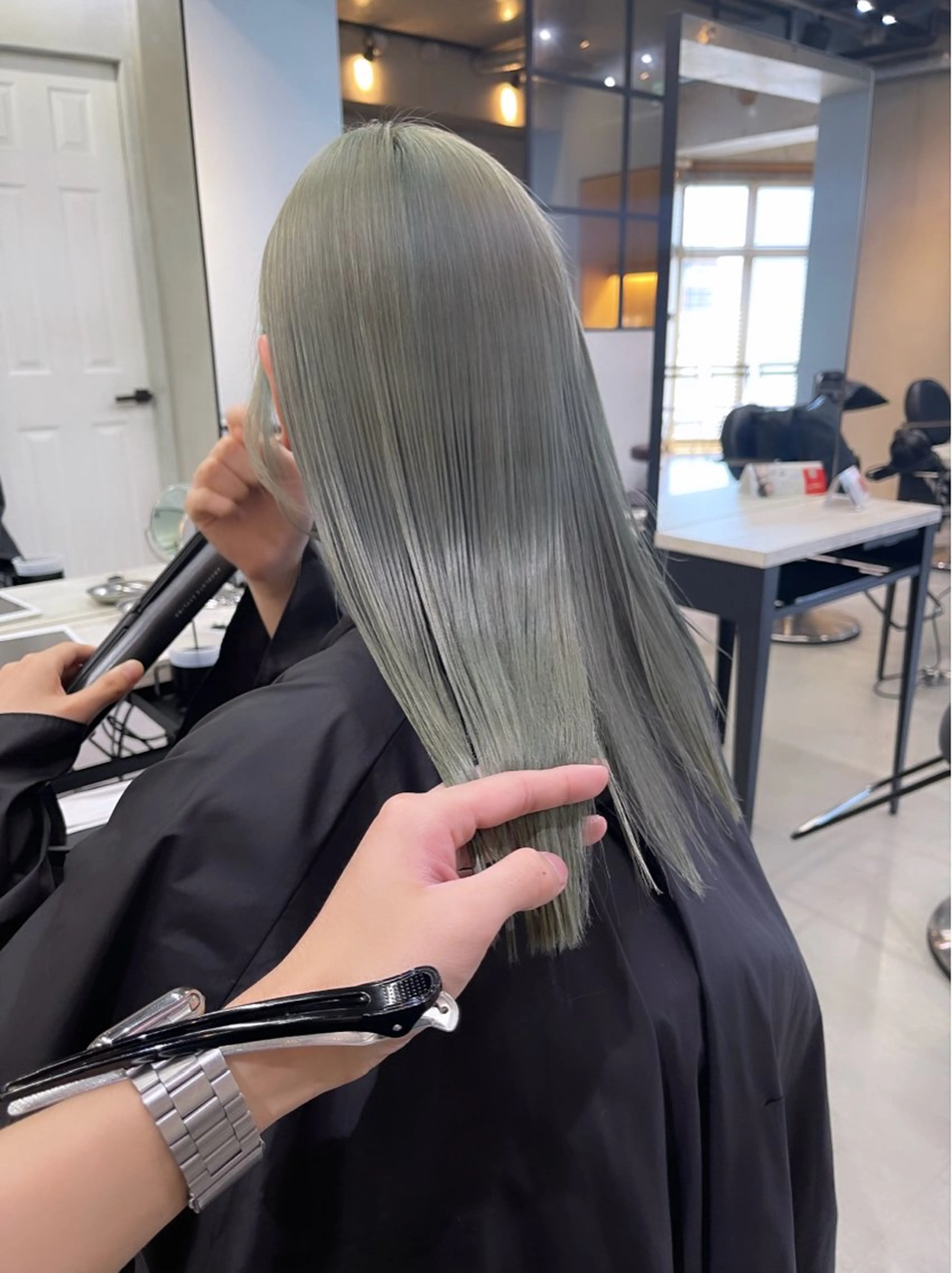 セミロング カラー カット ヘアカラー ムラ修正💎 艶髪ハイトーン💎のヘアスタイル