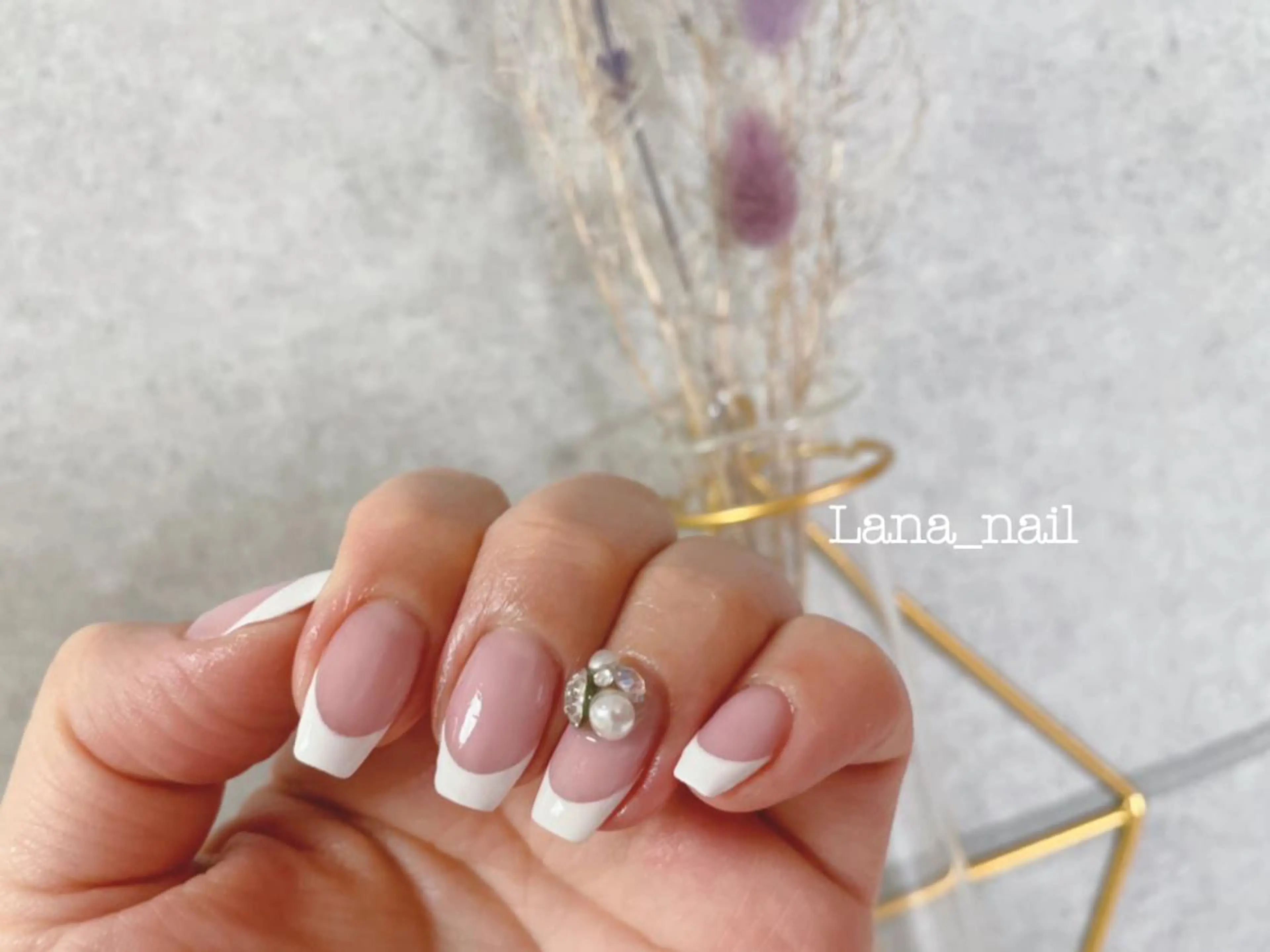 💅【オフ無/有】フレンチ＋ビジュー2本付きコースの写真