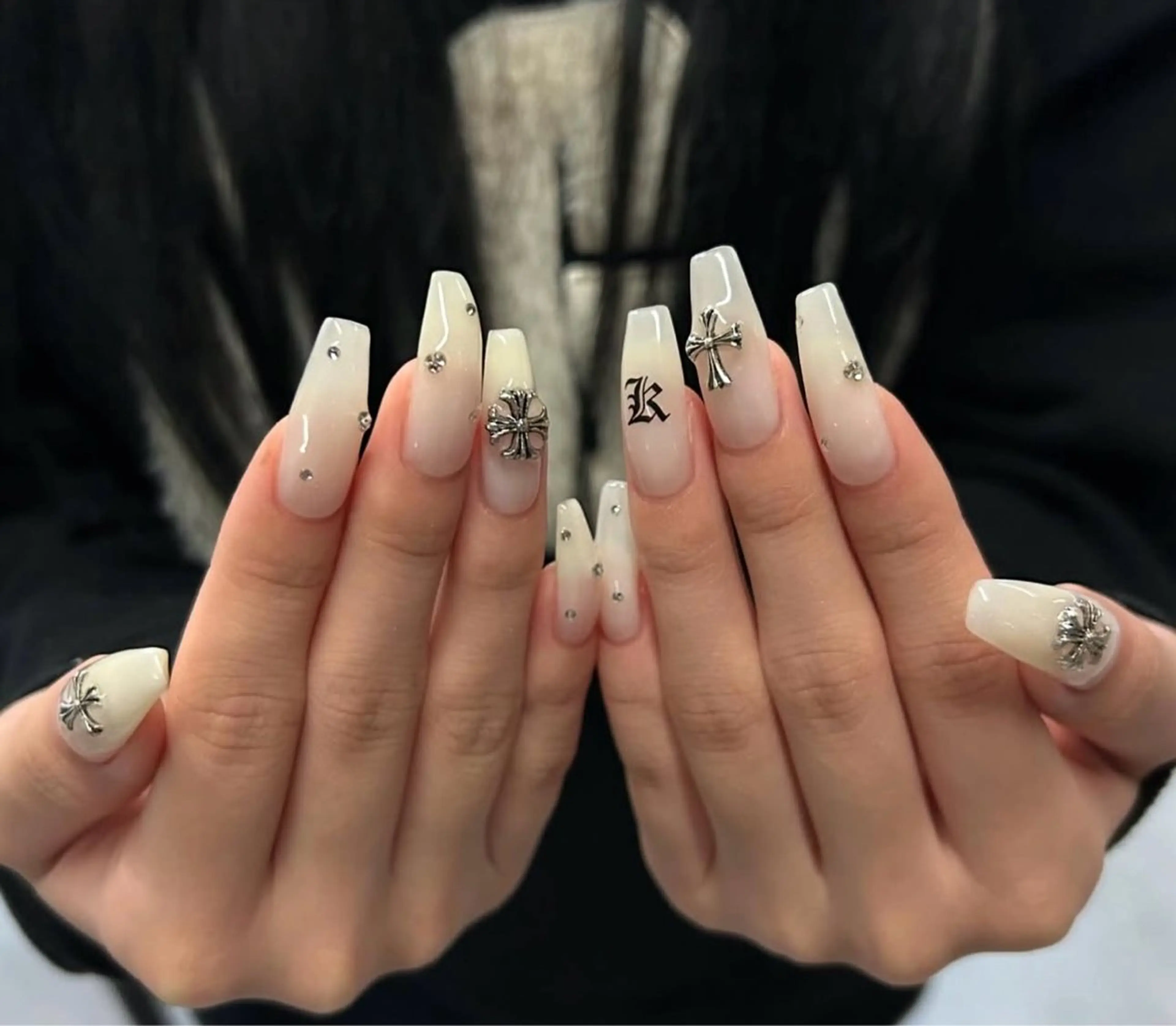 ネイル グラデーション キラキラネイル ワンカラーネイル 冬ネイル Jenn Nail Salonのネイルデザイン