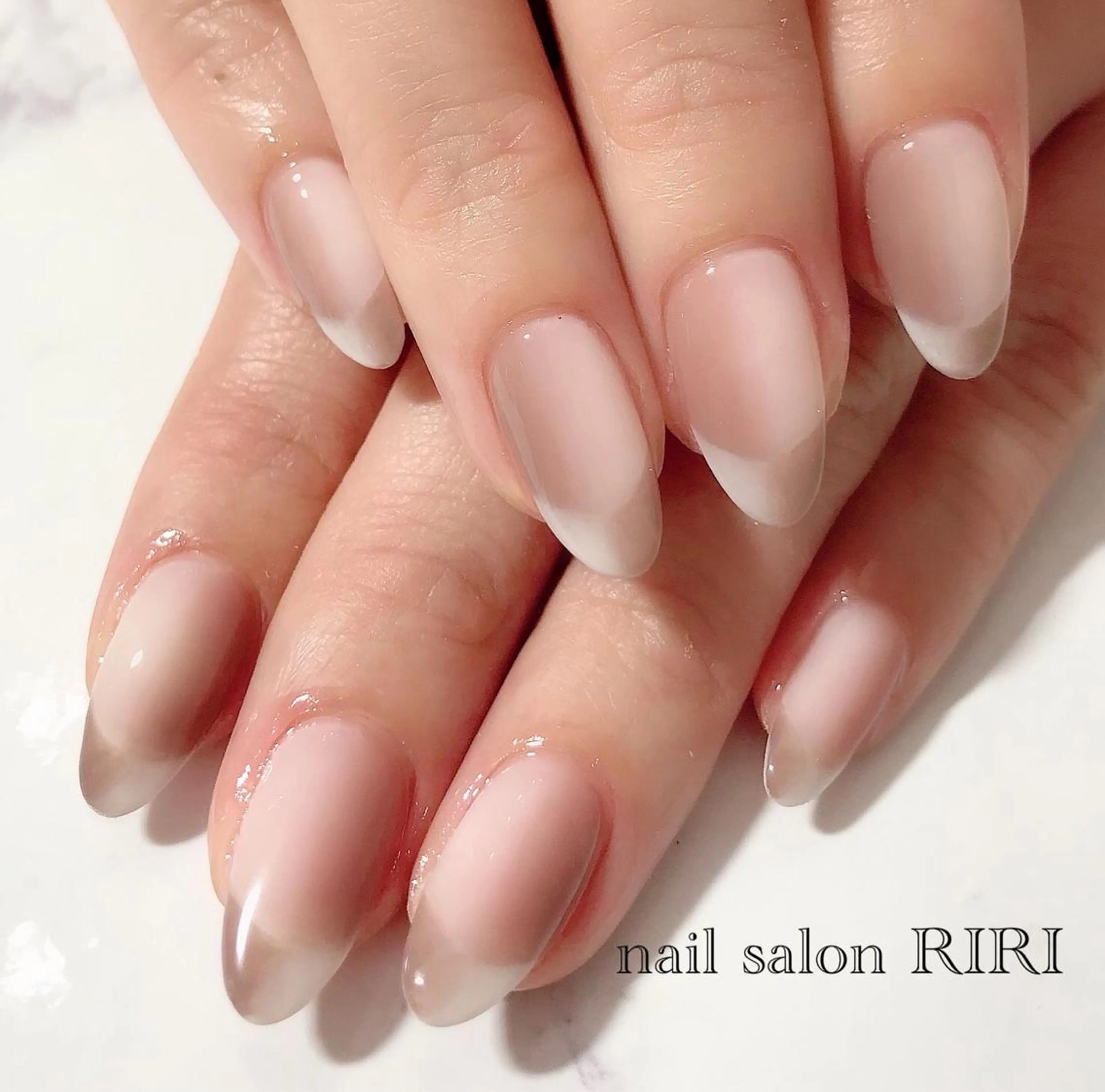 ネイル フレンチネイル オンブレフレンチ RIRI リリのネイルデザイン