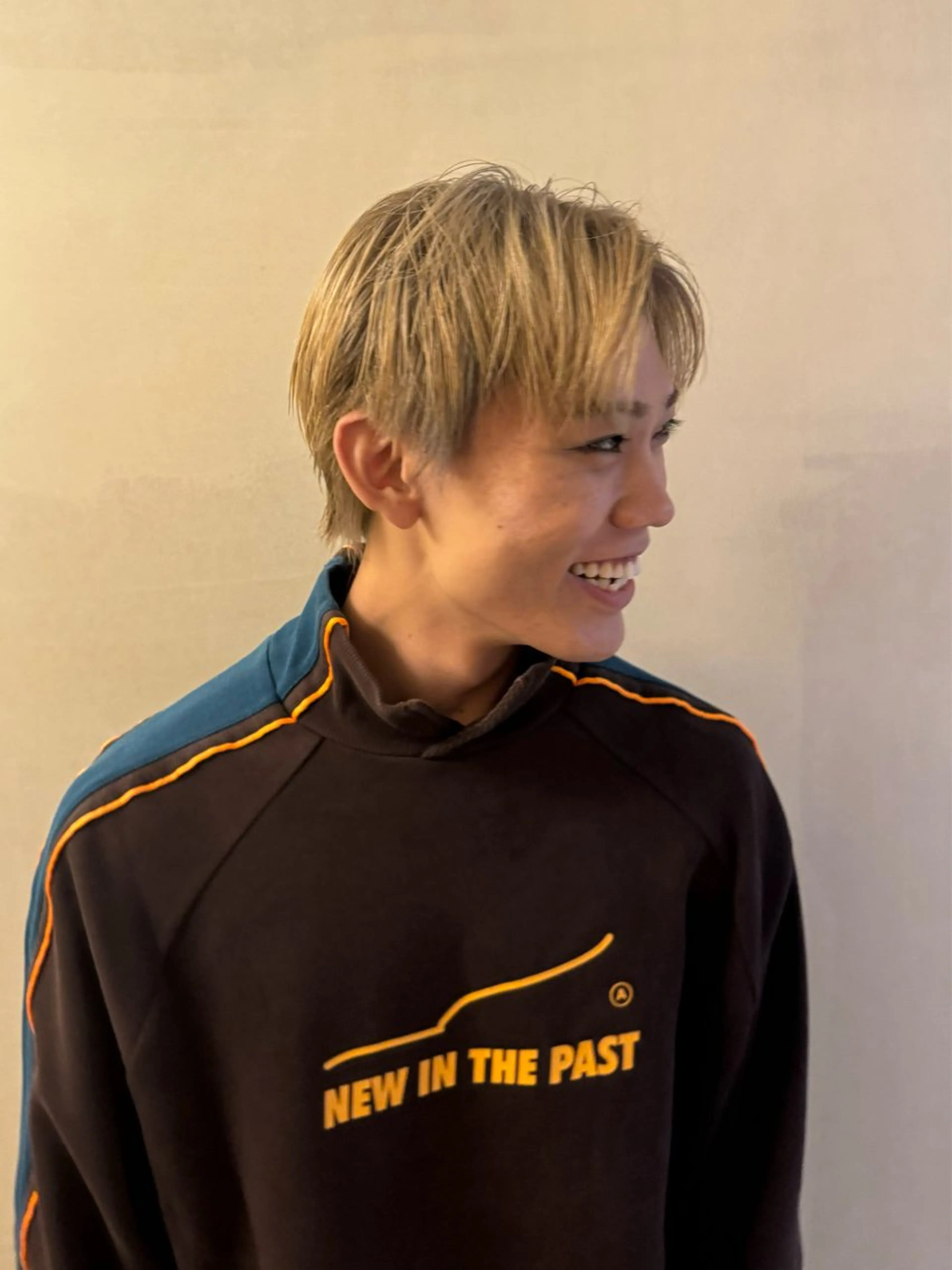 カラー メンズ ベージュカラー グラデーションカラー 薮 夏帆のヘアスタイル