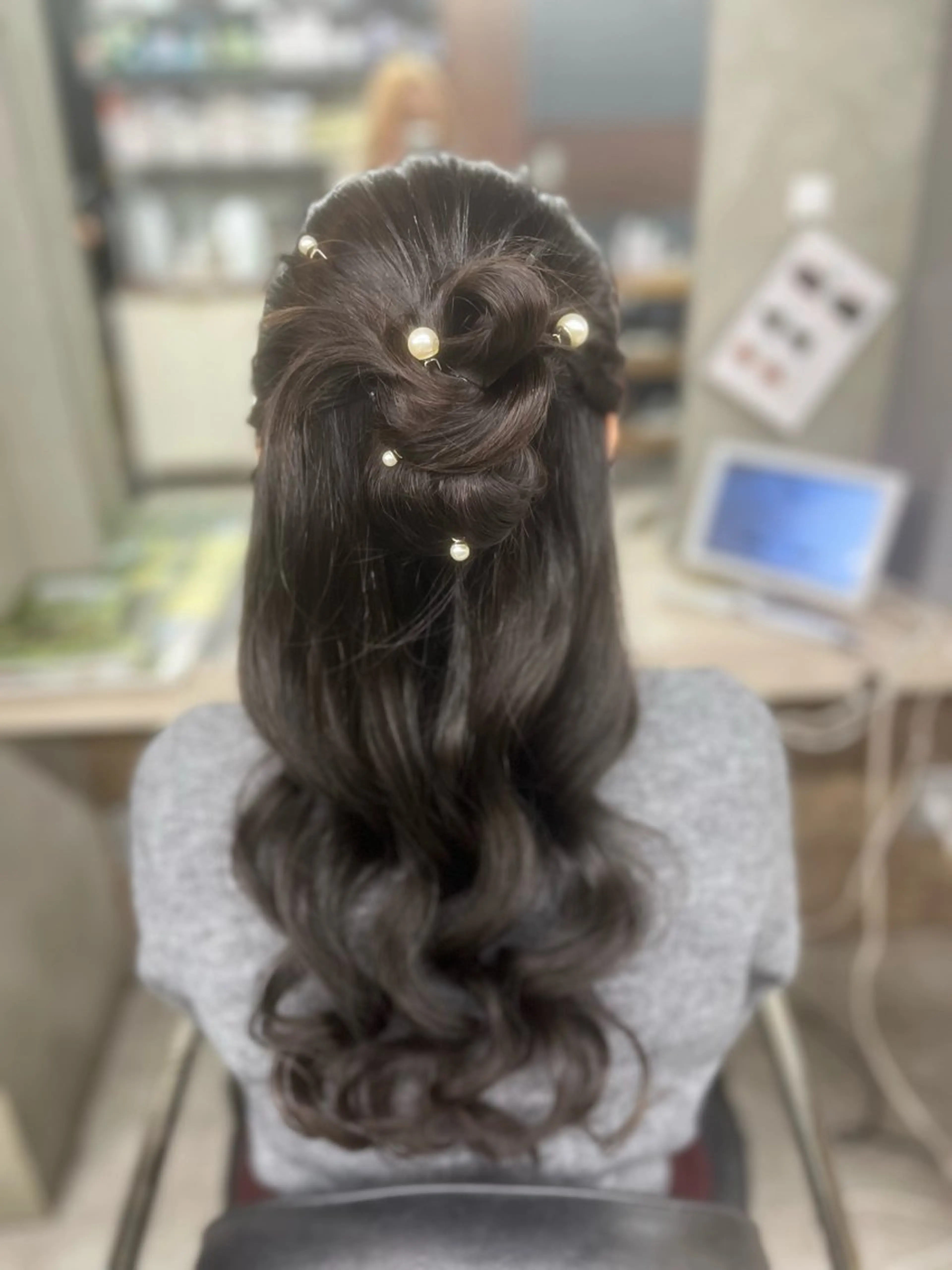 ロング ヘアアレンジ ヘアセット 🐈‍⬛多系統🕶 tsubura🖤のヘアスタイル