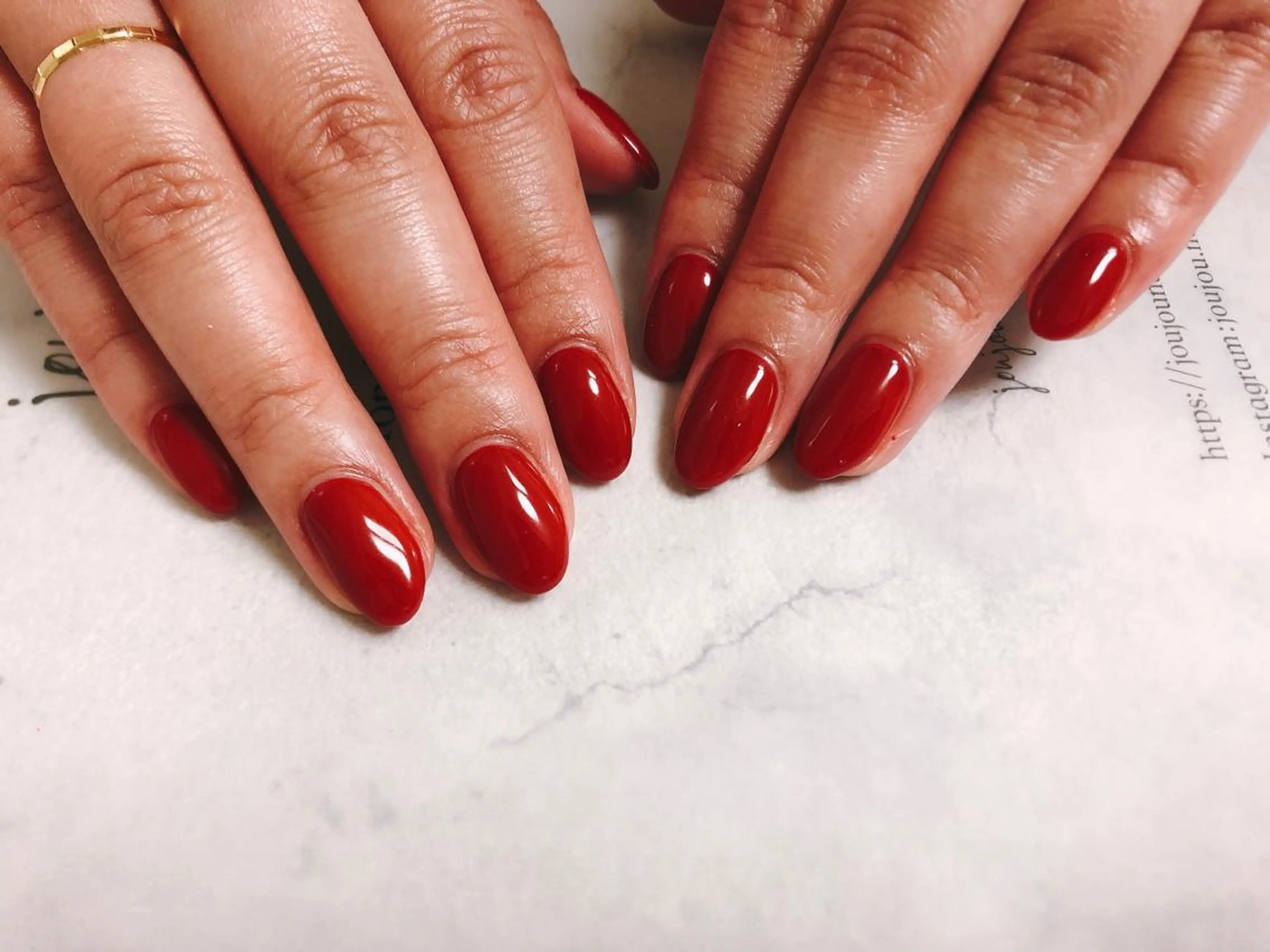 ネイル 赤色 ハンドネイル mogunail &blowのネイルデザイン