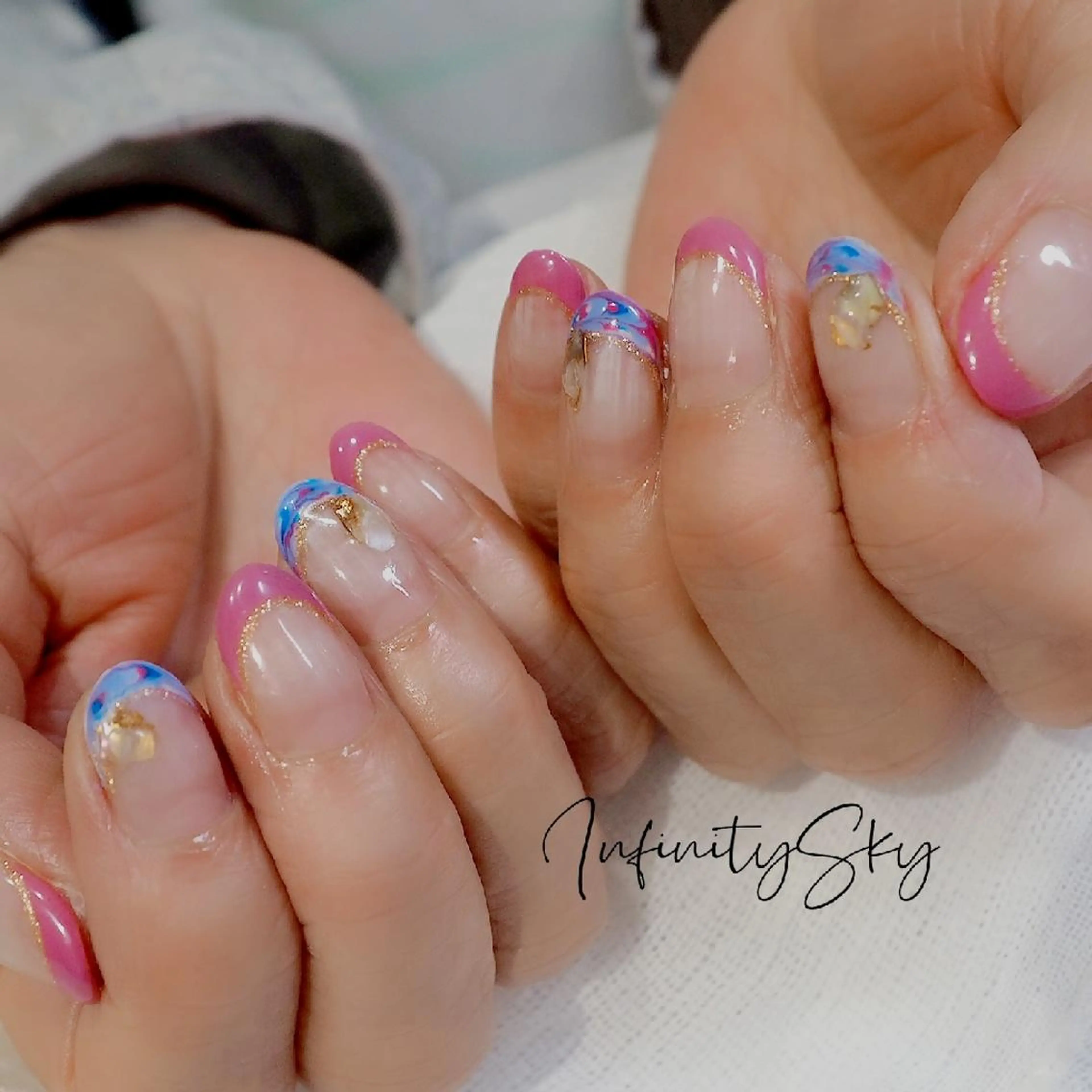 ネイル フレンチネイル infinity skyのネイルデザイン