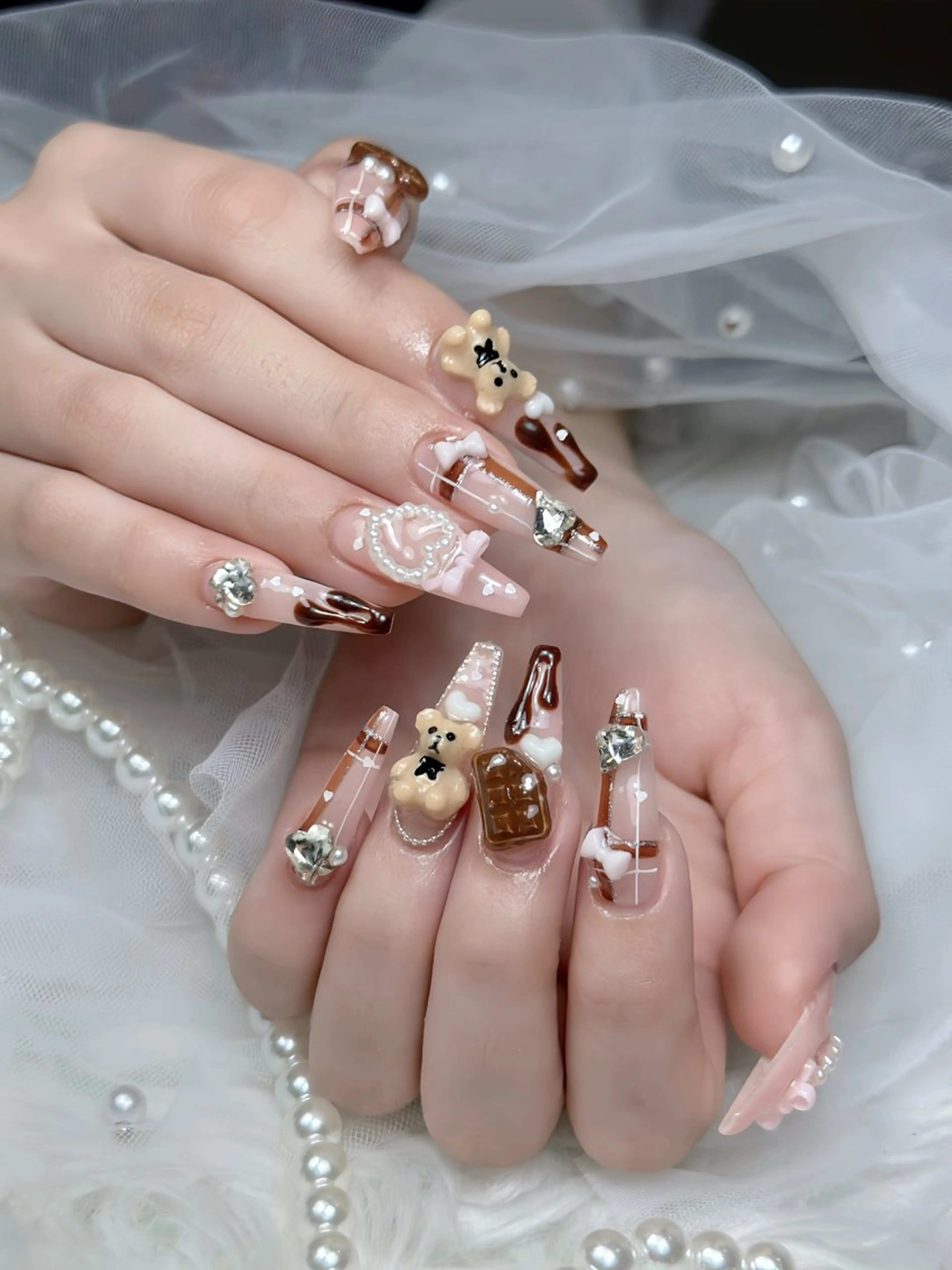 ネイル オーロラネイル ボルドー ブラウン 氷ネイル・うるうるネイル キラキラネイル ハンドネイル Julli ジュリのネイルデザイン