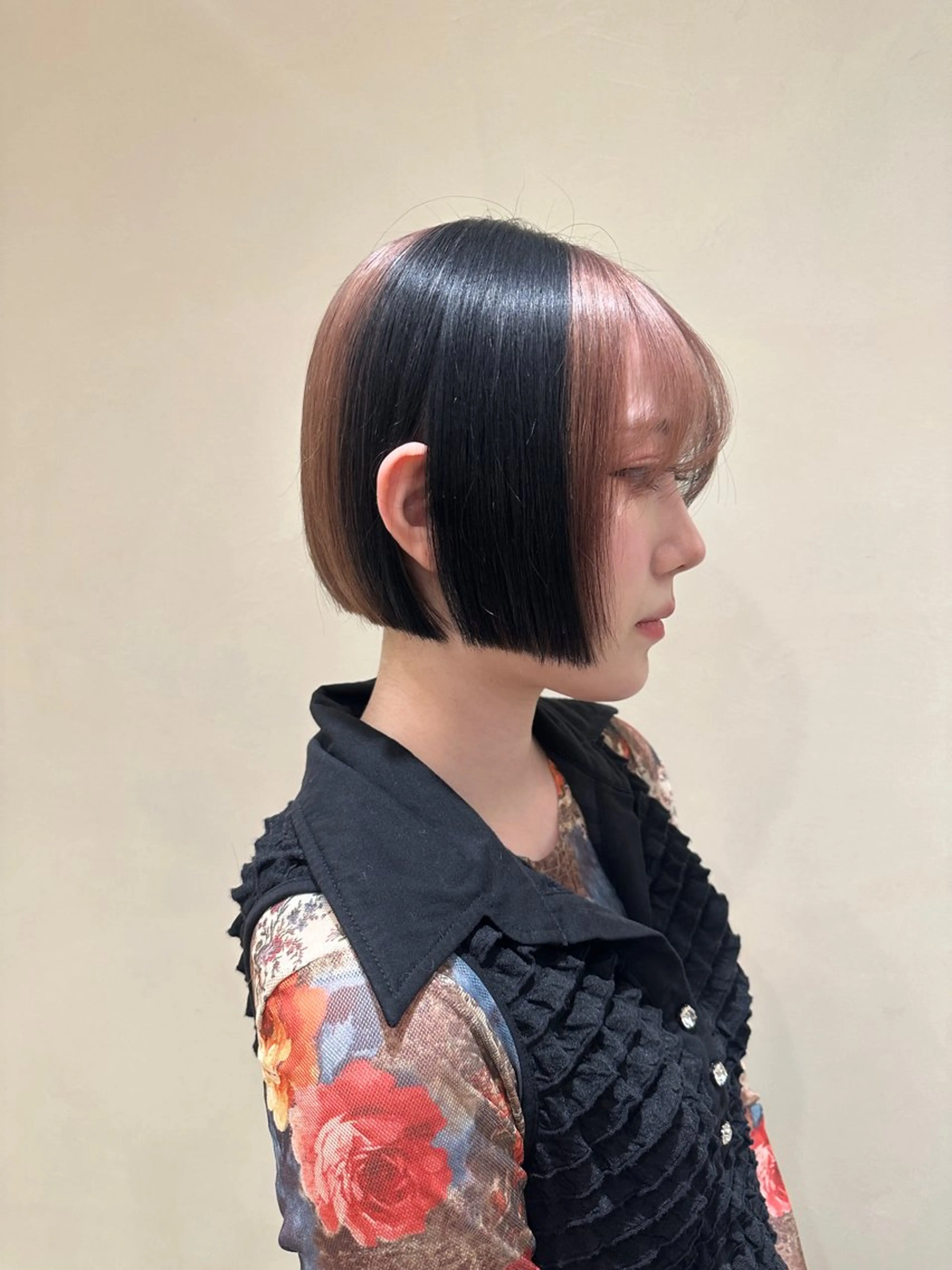 ショート カラー 梅田/ベージュカラー /ブリーチカラーのヘアスタイル