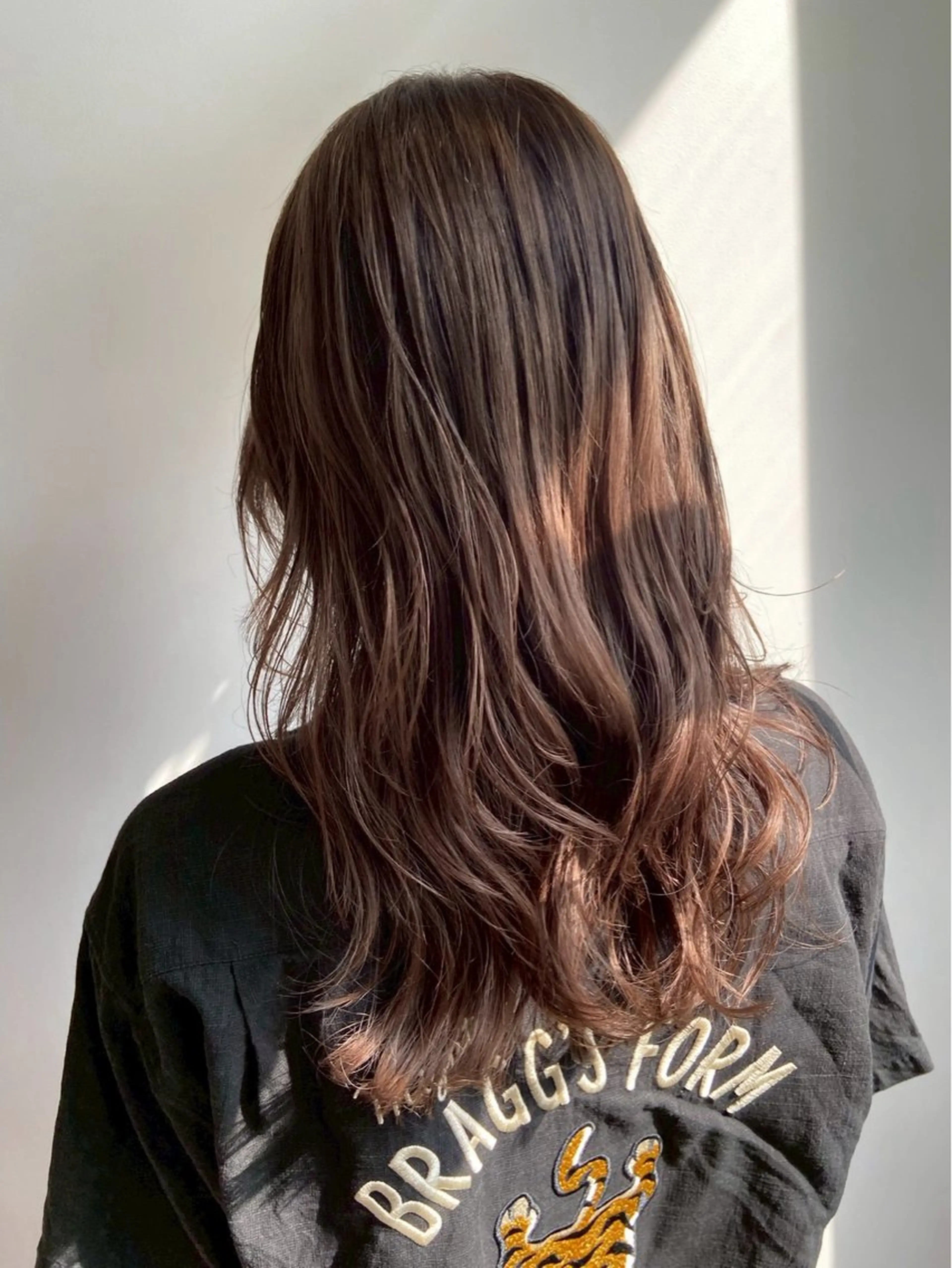 ロング カラー ブラウンカラー 透明感カラー 安藤 舞衣のヘアスタイル