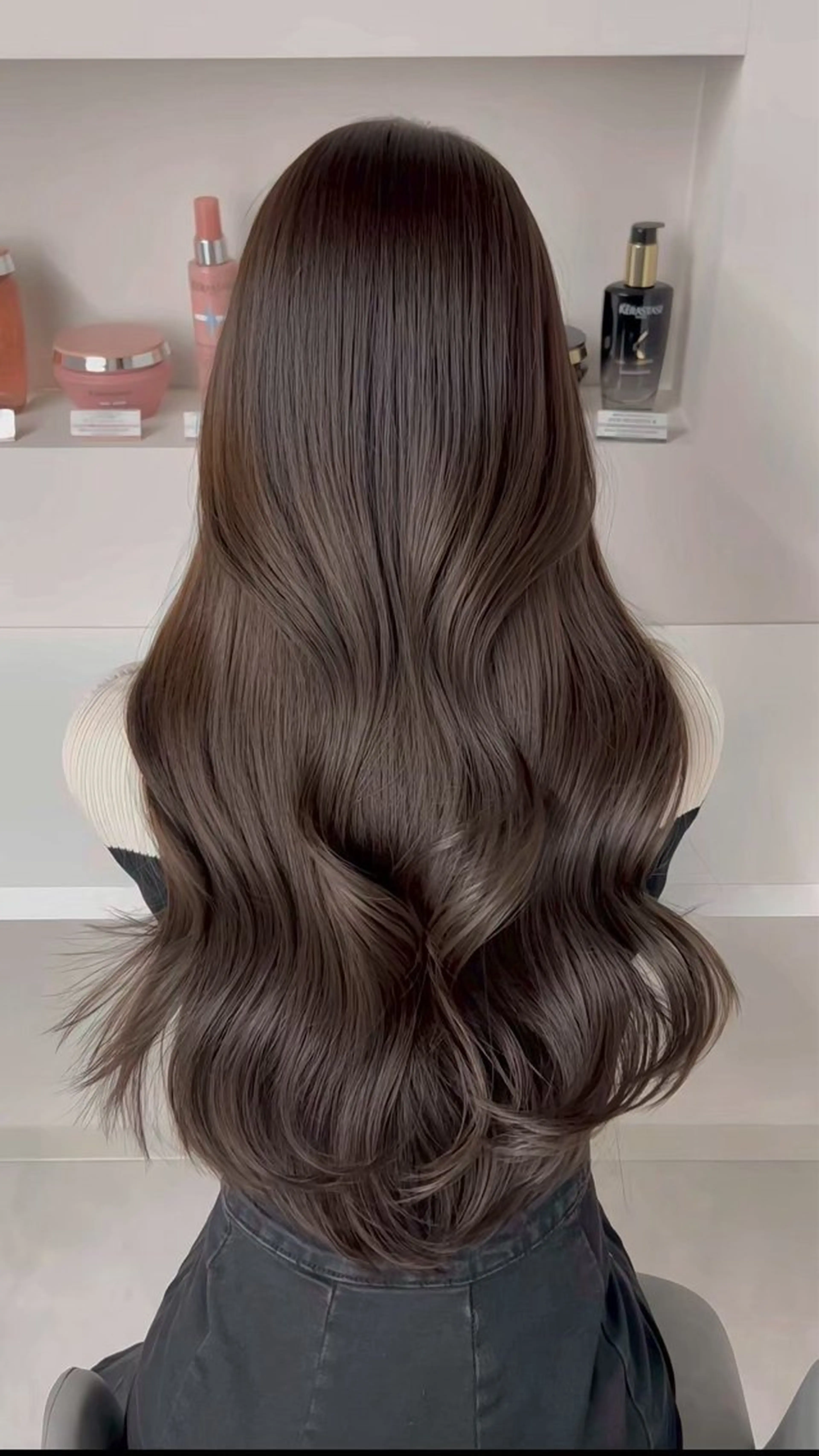 カラー モリシタ チョウのヘアスタイル