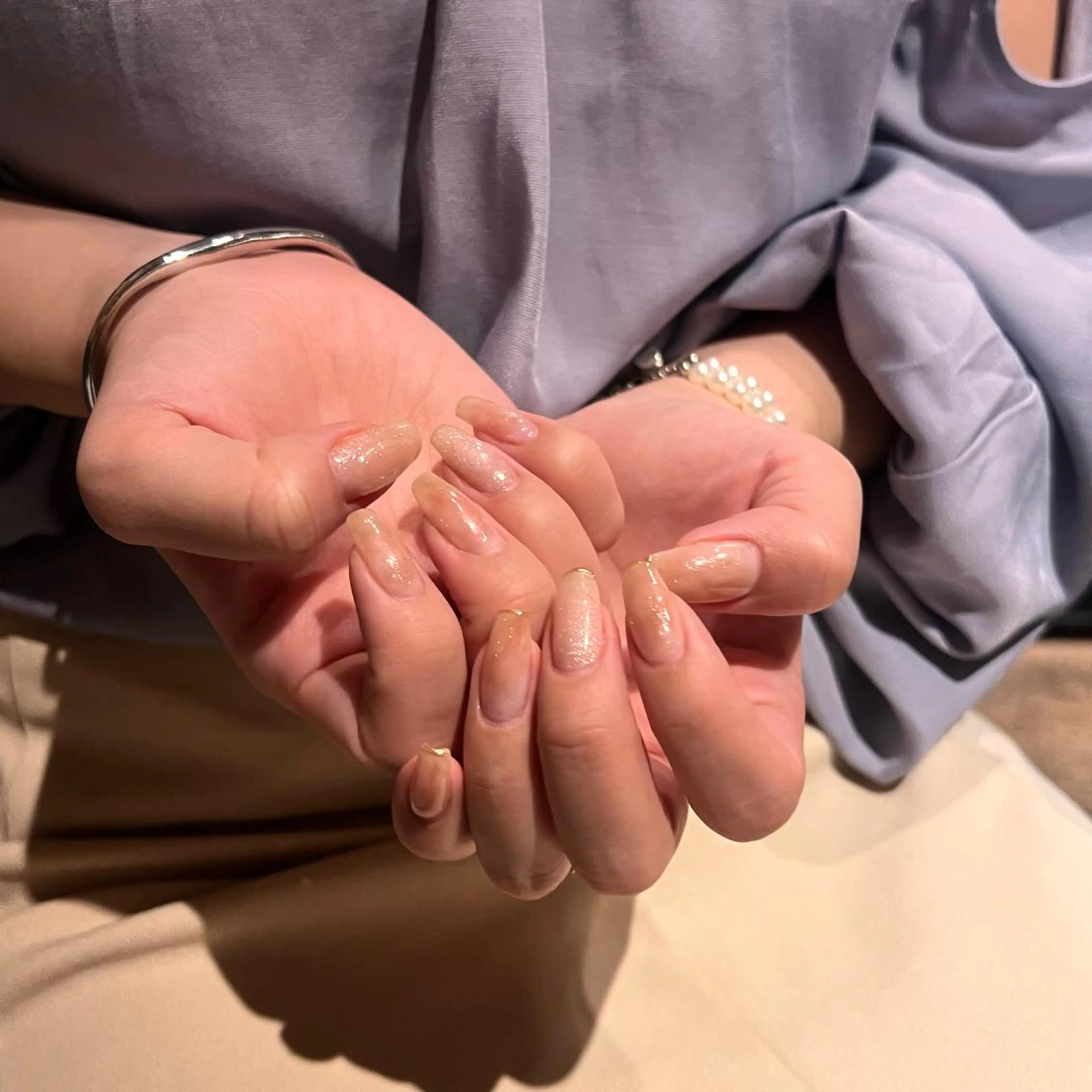 ミディアム ネイル ハンドネイル 𝐞𝐚𝐜𝐡 nanami🩰のネイルデザイン