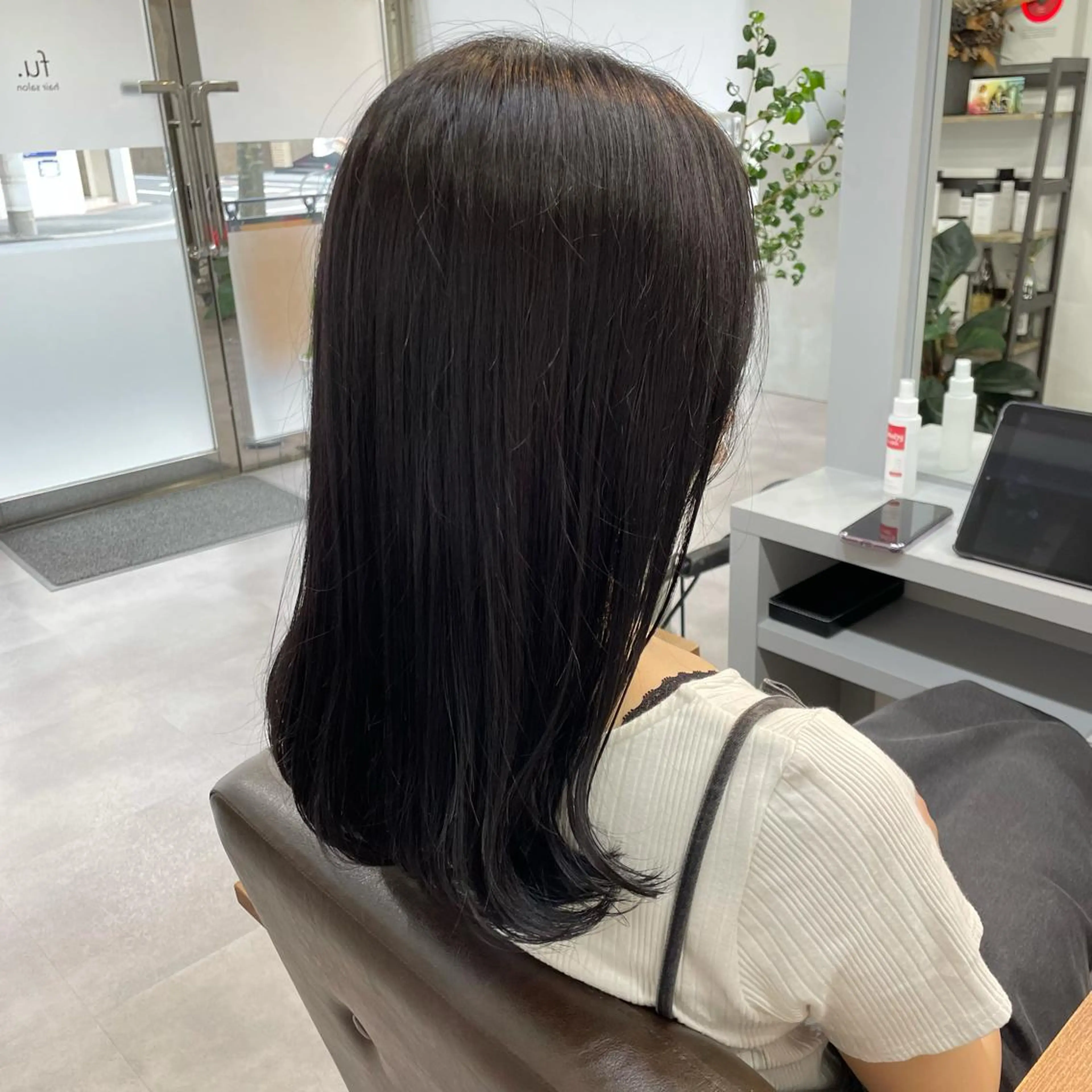 ロング カラー 透明感カラー monami 山本華菜のヘアスタイル