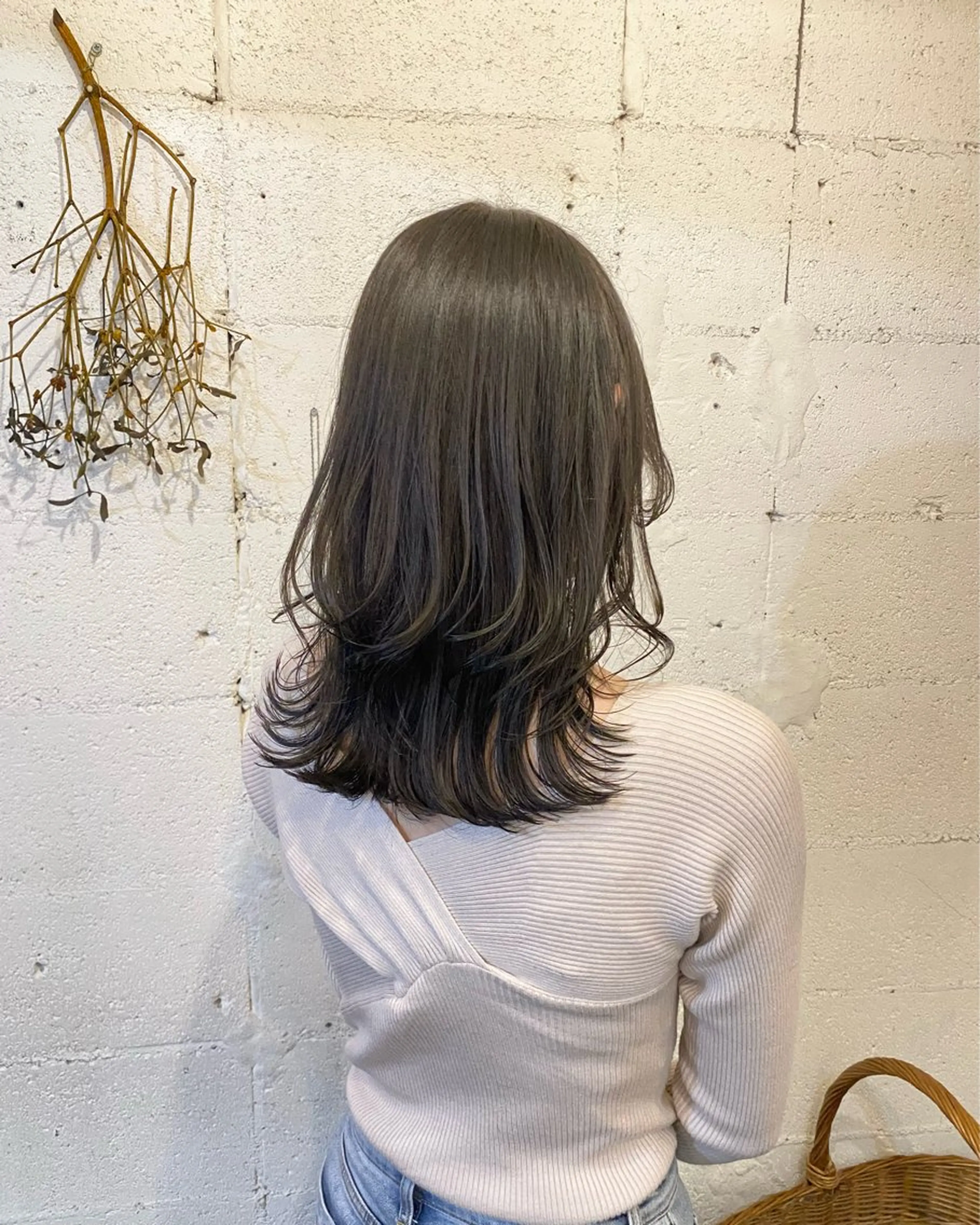 セミロング カラー ヘアカラー 暗髪とオリーブ🌿 渡辺拓人のヘアスタイル