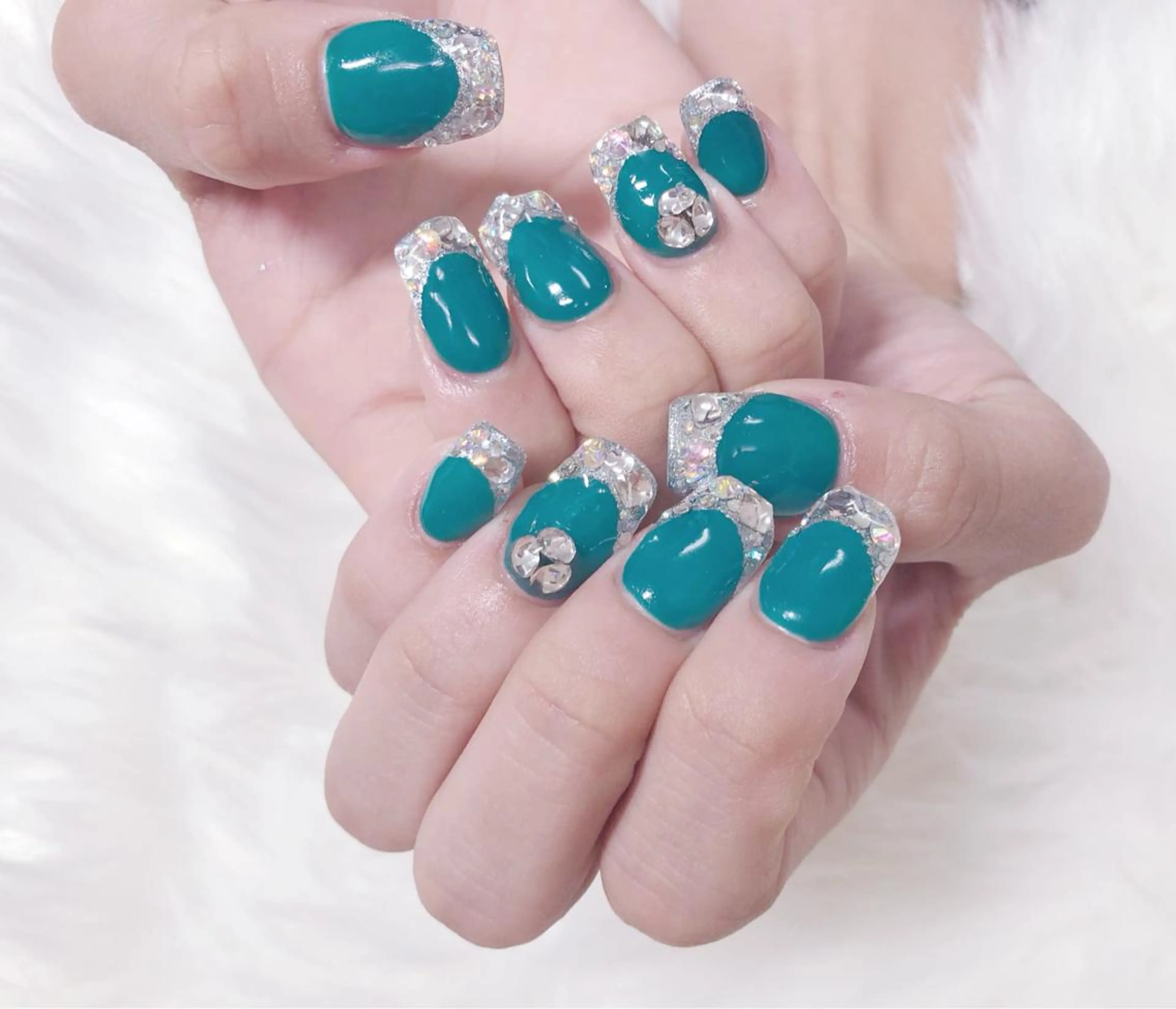 ミディアム ハンドネイル MoonNail ユリ🌸のネイルデザイン