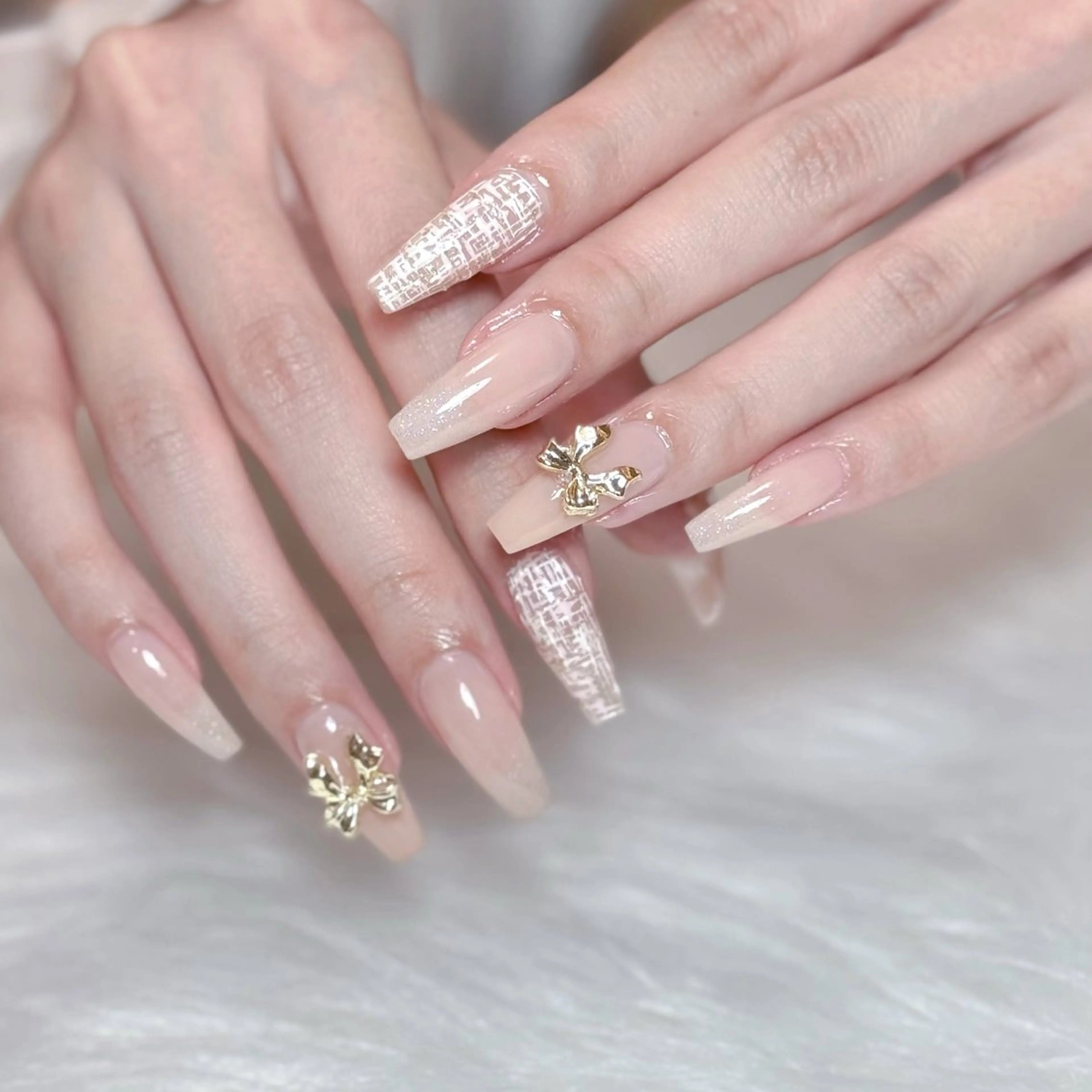 ネイル キラキラネイル オフィスネイル ピンク シンプルネイル ツイードネイル nailsalon ChuColaのネイルデザイン