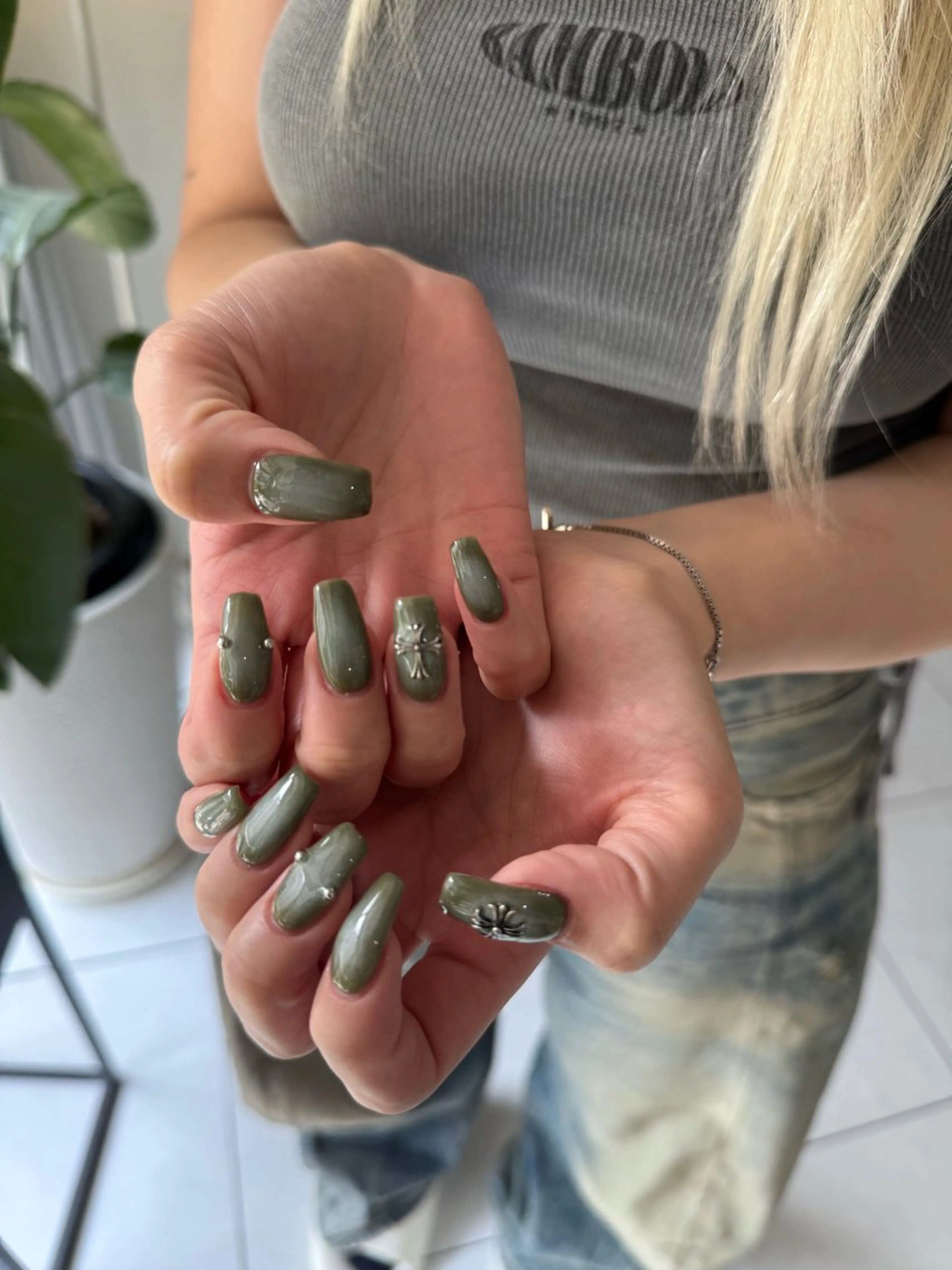 ネイル 持ち込み ハンドネイル ハンドケア Charme. NOBUKOのネイルデザイン