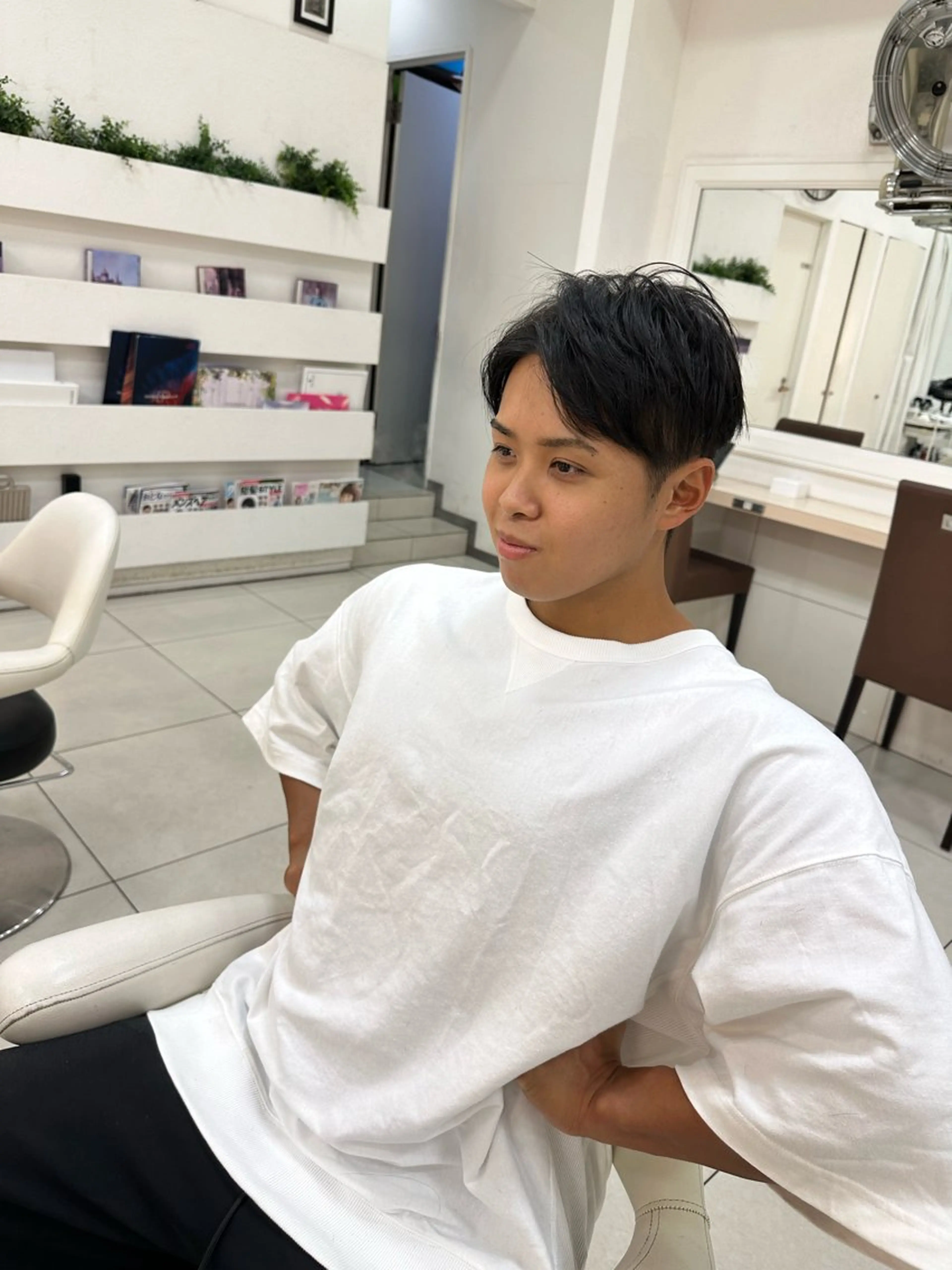 メンズ 伊佐 愛のヘアスタイル