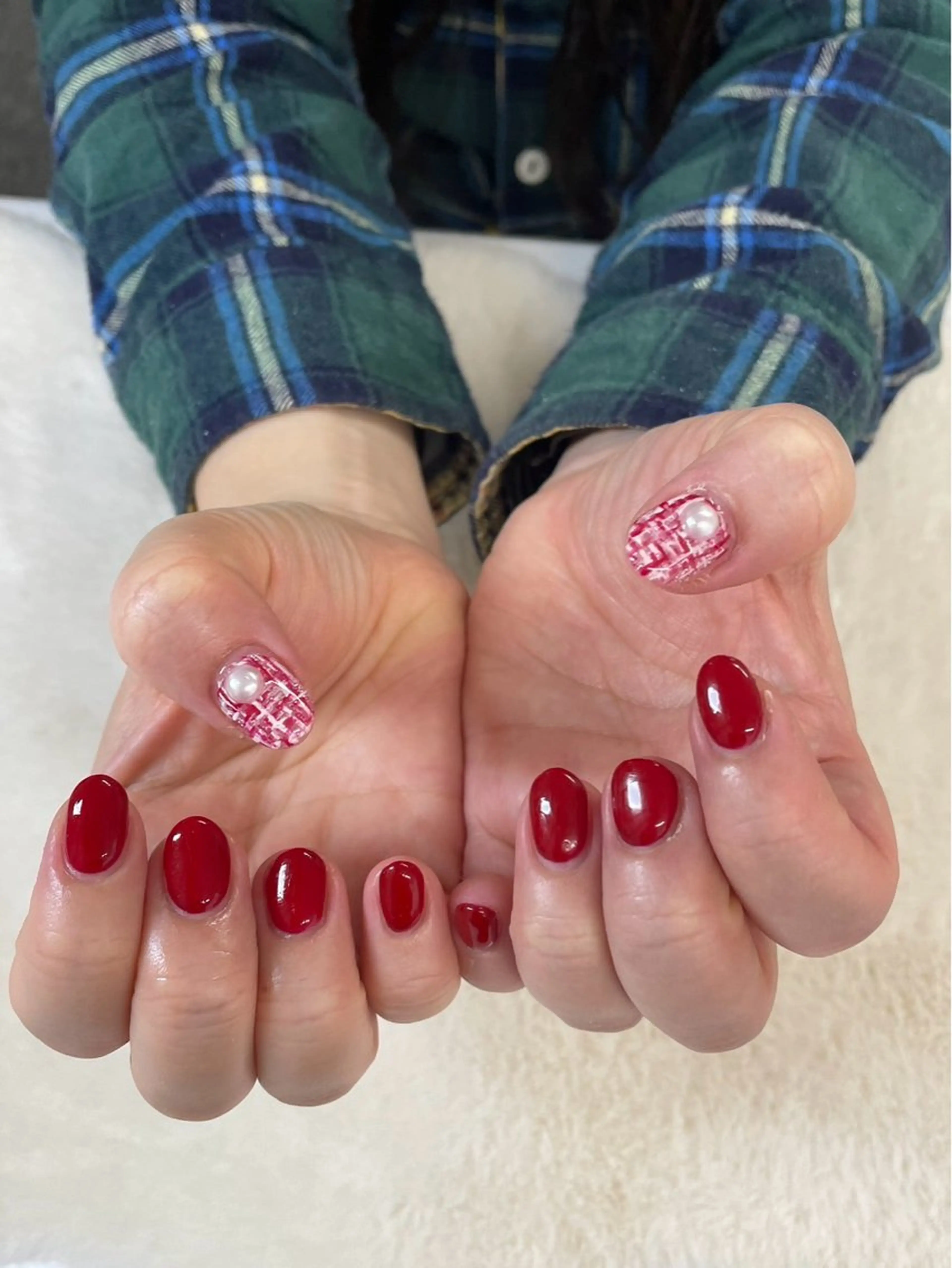 ネイル 赤色 ツイードネイル 冬ネイル ハンドネイル ハンドケア 心斎橋Salon Epokkuのネイルデザイン