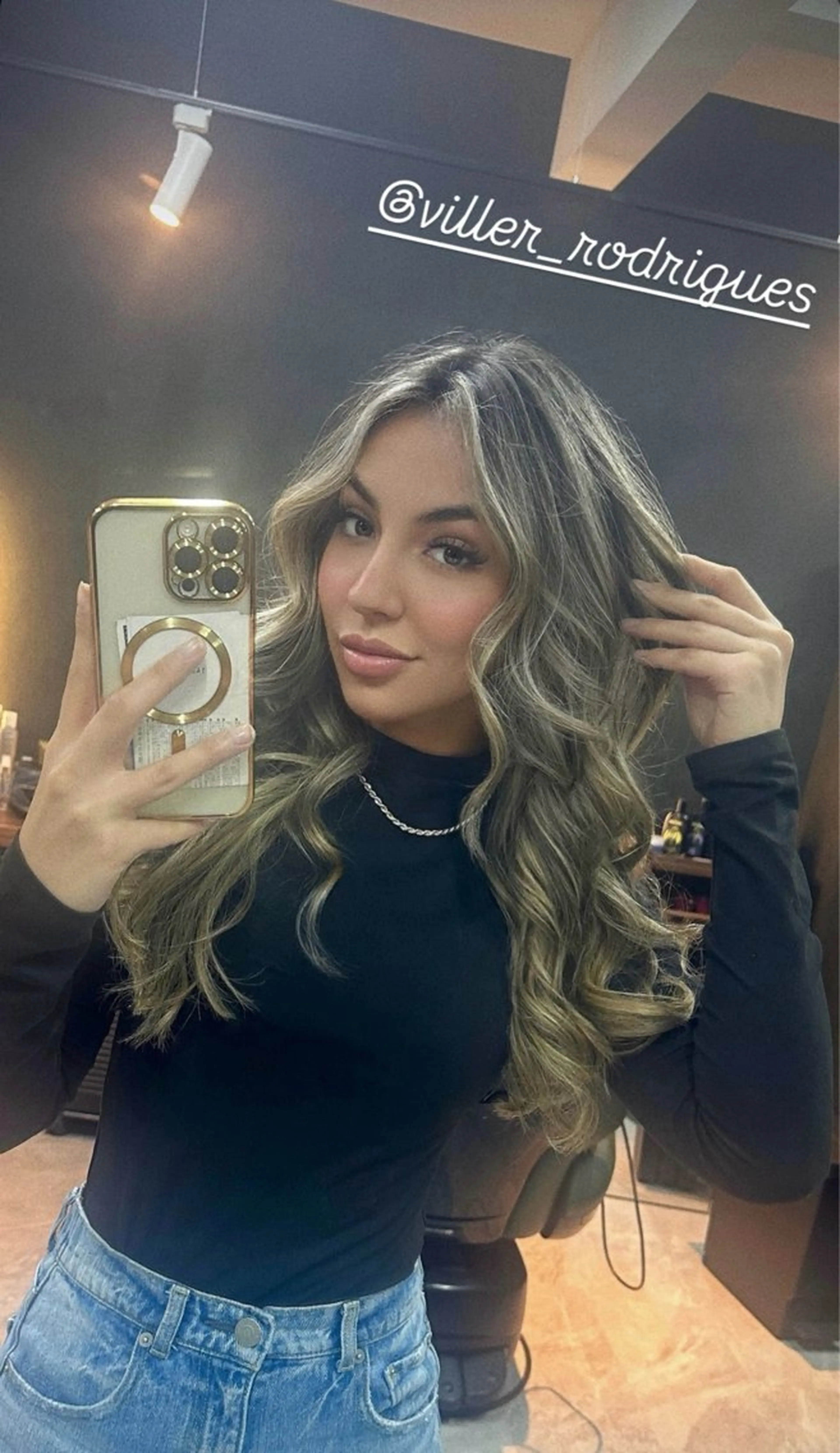 ヘアカラー ロドリゲス ビレルのヘアスタイル