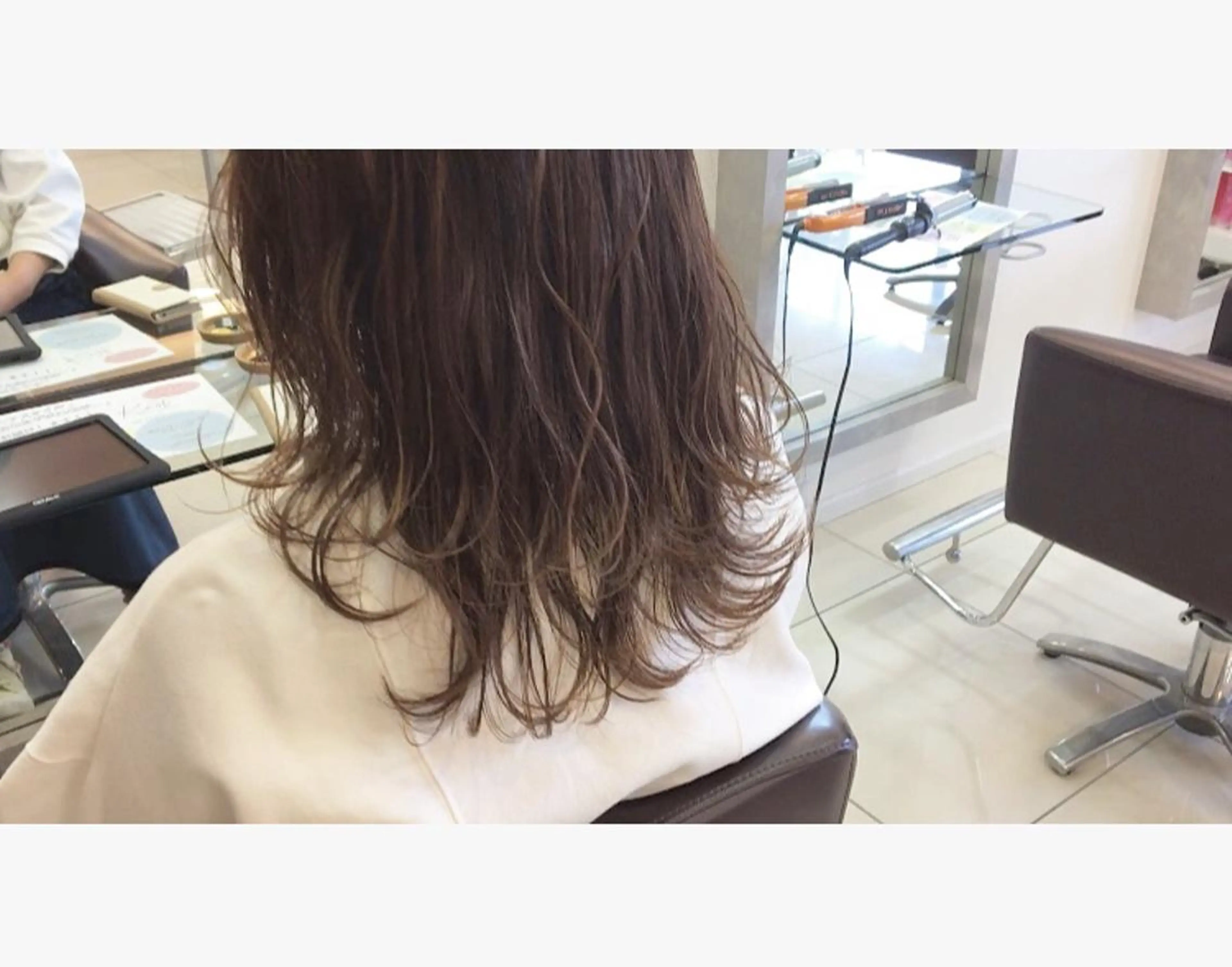 ミディアム カラー アッシュ アッシュブラウン ブラウンカラー 透明感カラー トリートメント 鈴木 翔梧のヘアスタイル