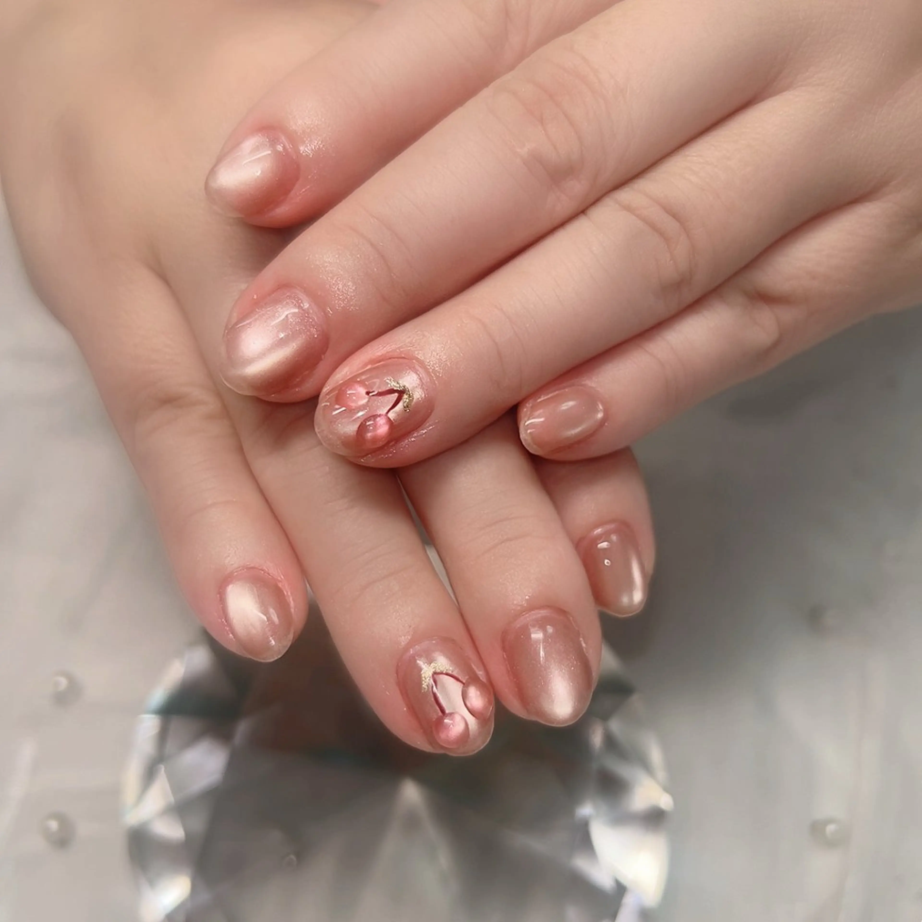 ネイル アートネイル オーロラネイル ジェルネイル グリーン ホログラムネイル ハンドネイル Cute Tips nailのネイルデザイン