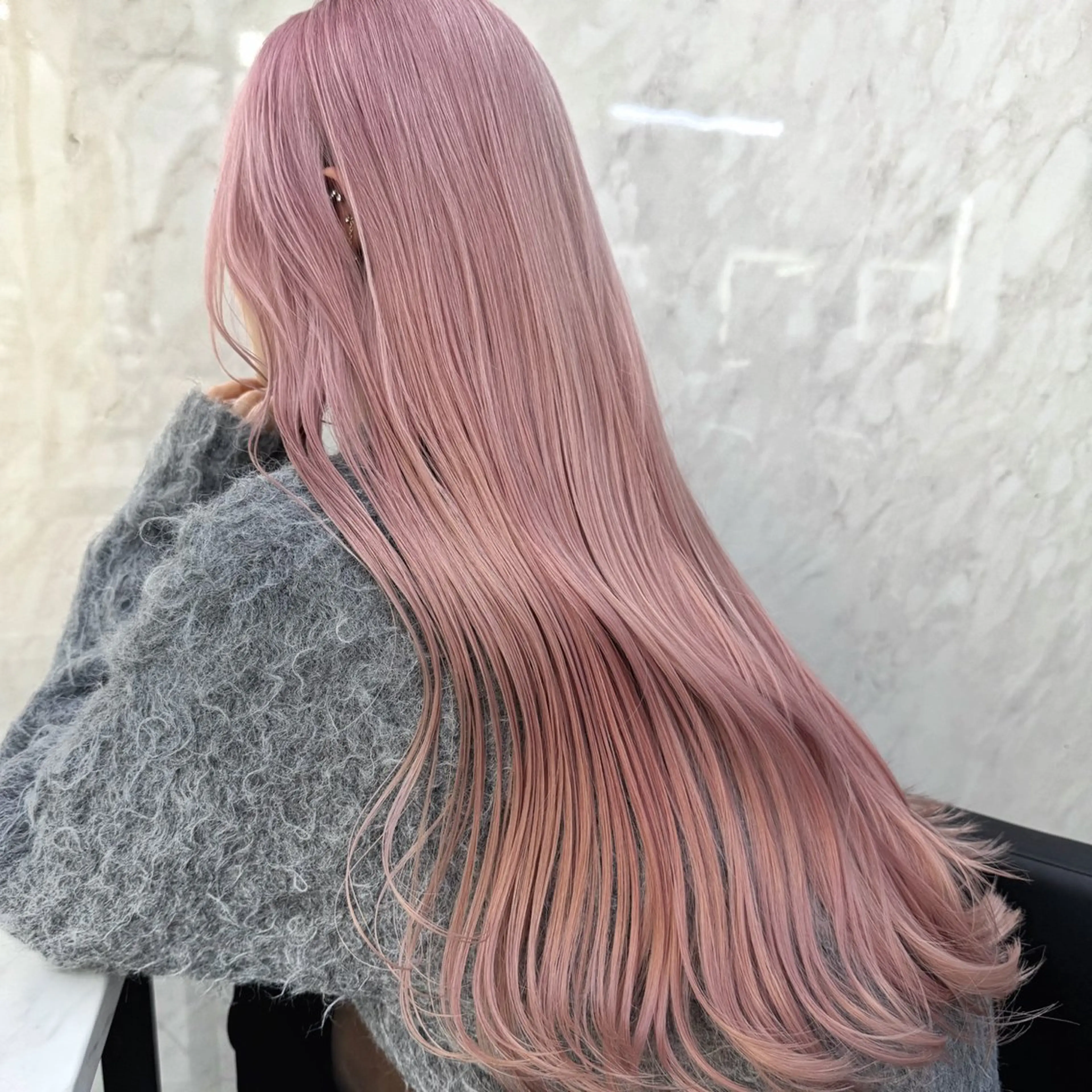 ロング カラー シールエクステ ハイトーンカラー エクステ ヘアカラー シールエクステ特化 ハイトーン、NANAのヘアスタイル