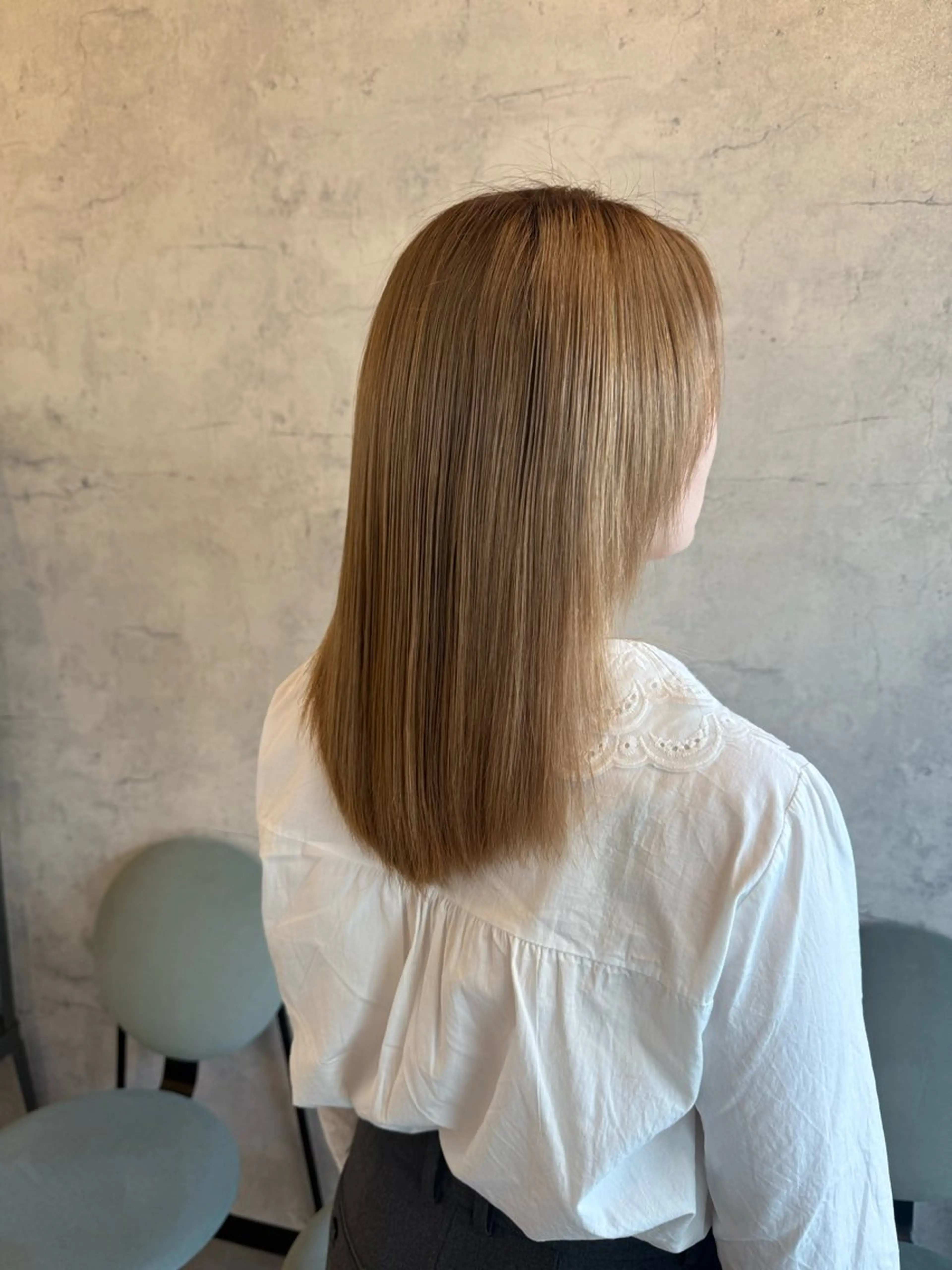 ミディアム カラー ベージュカラー ブリーチ ダブルカラー トリートメント ヘアカラー トリートメント ひばりヶ丘🌈石井 里佳のヘアスタイル