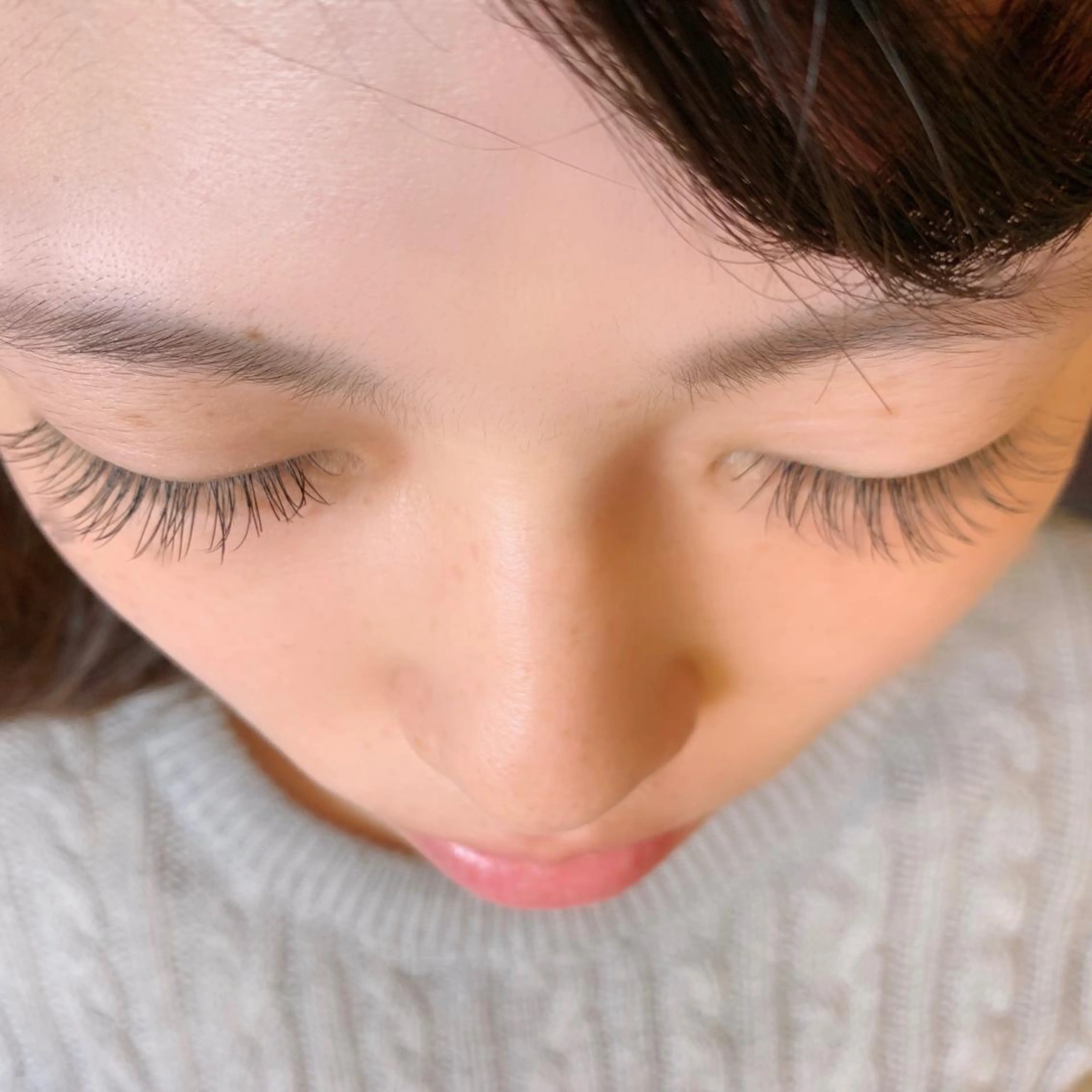 マツエク・マツパ フラットラッシュ F-LILA (リラ)Ainaのヘアスタイル