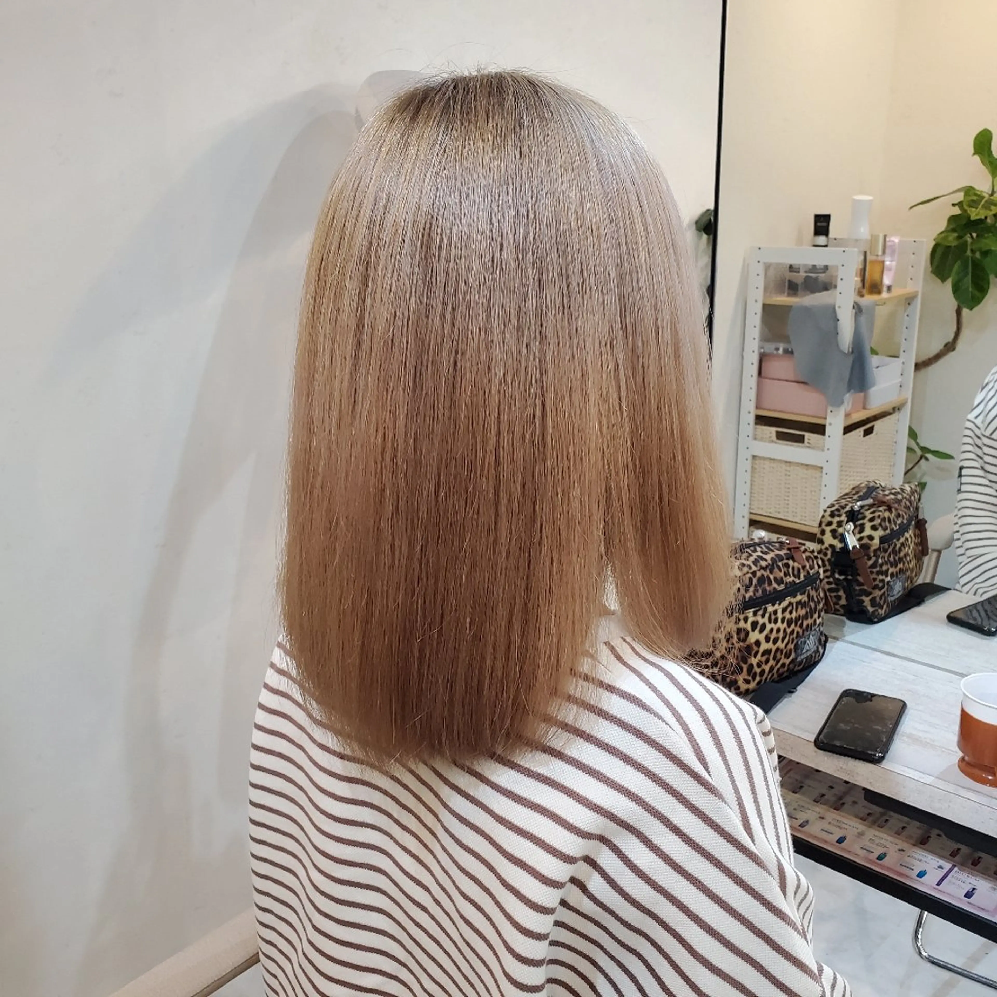 セミロング カラー ヘアカラー 派手髪/ハイトーン/ エクステ✨ユウキのヘアスタイル