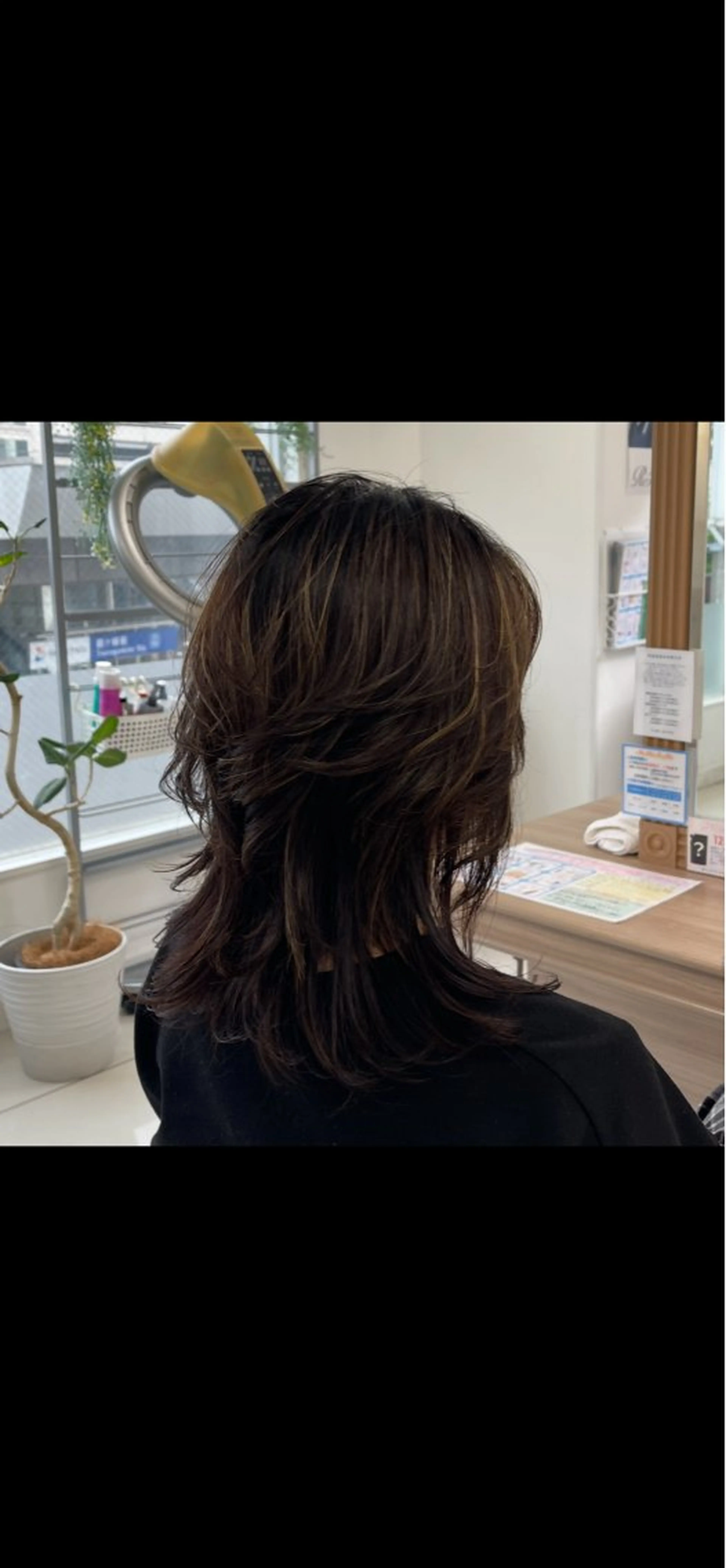 セミロング レイヤーカット カット ヘアカラー 藤原 亜美🤍のヘアスタイル