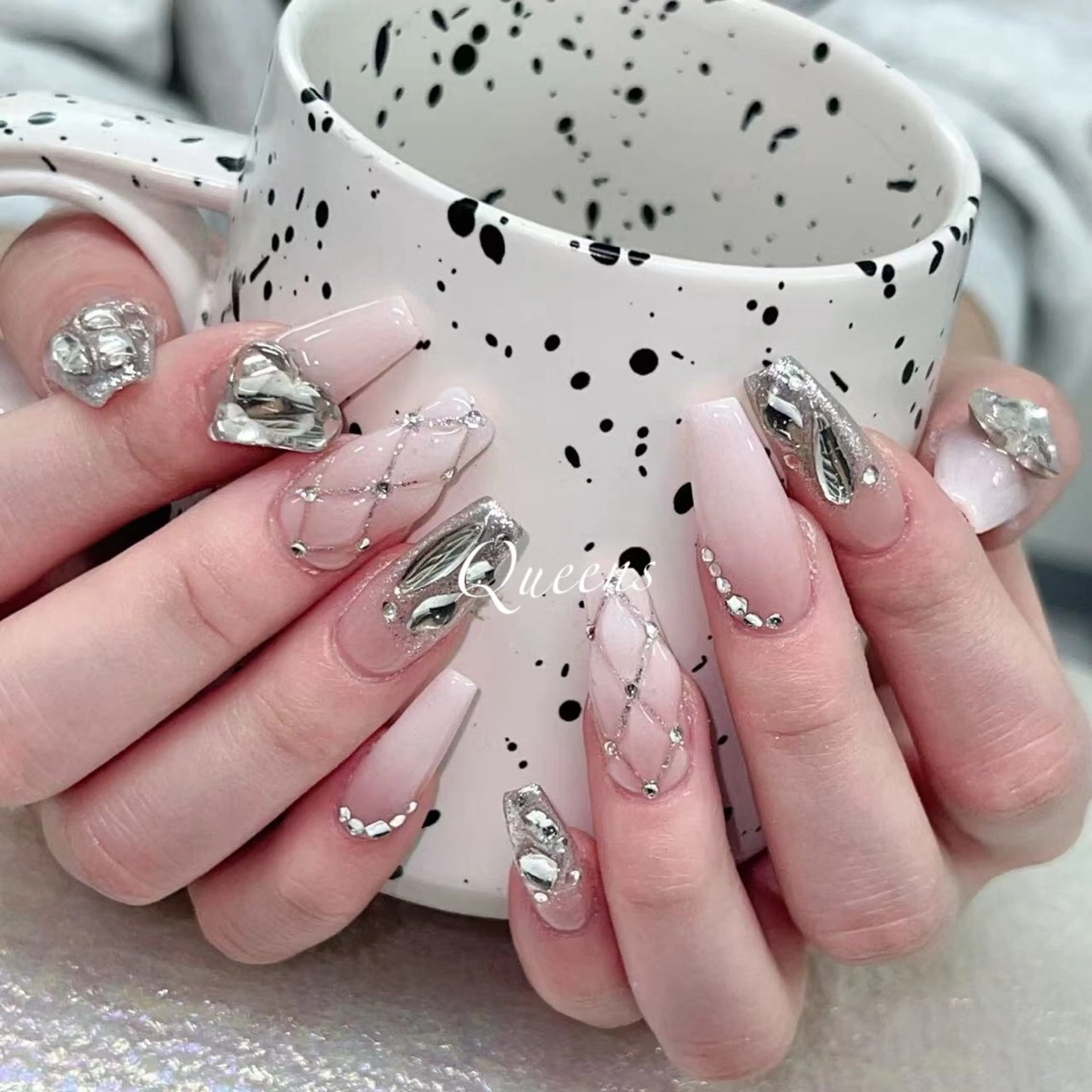 ネイル ハンドネイル Queen’s 歌舞伎町店のネイルデザイン