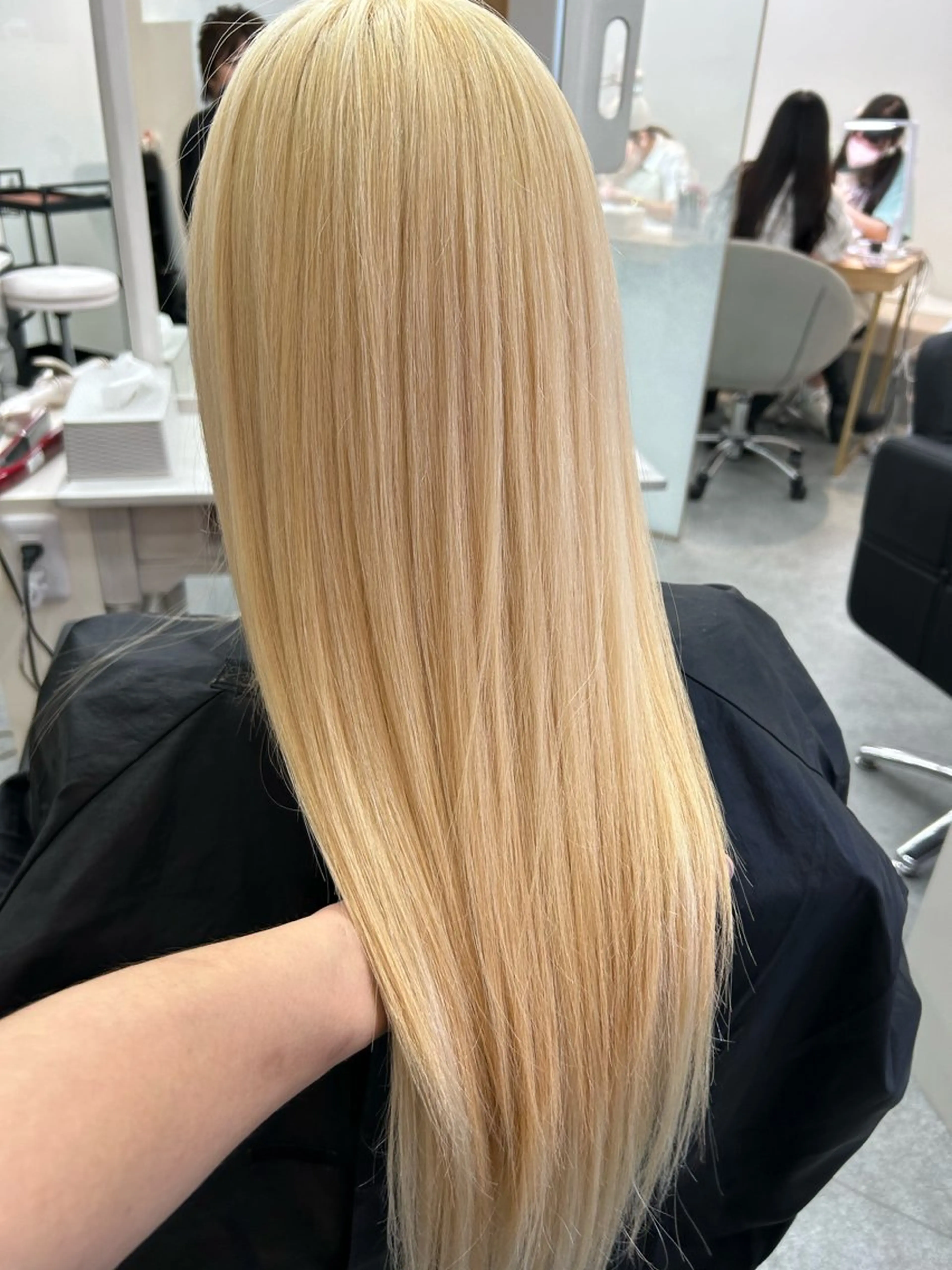 ロング カラー シールエクステ バレイヤージュ ブリーチ ハイライトカラー ハイトーンカラー レイヤー/エクステ alpha下妻のヘアスタイル