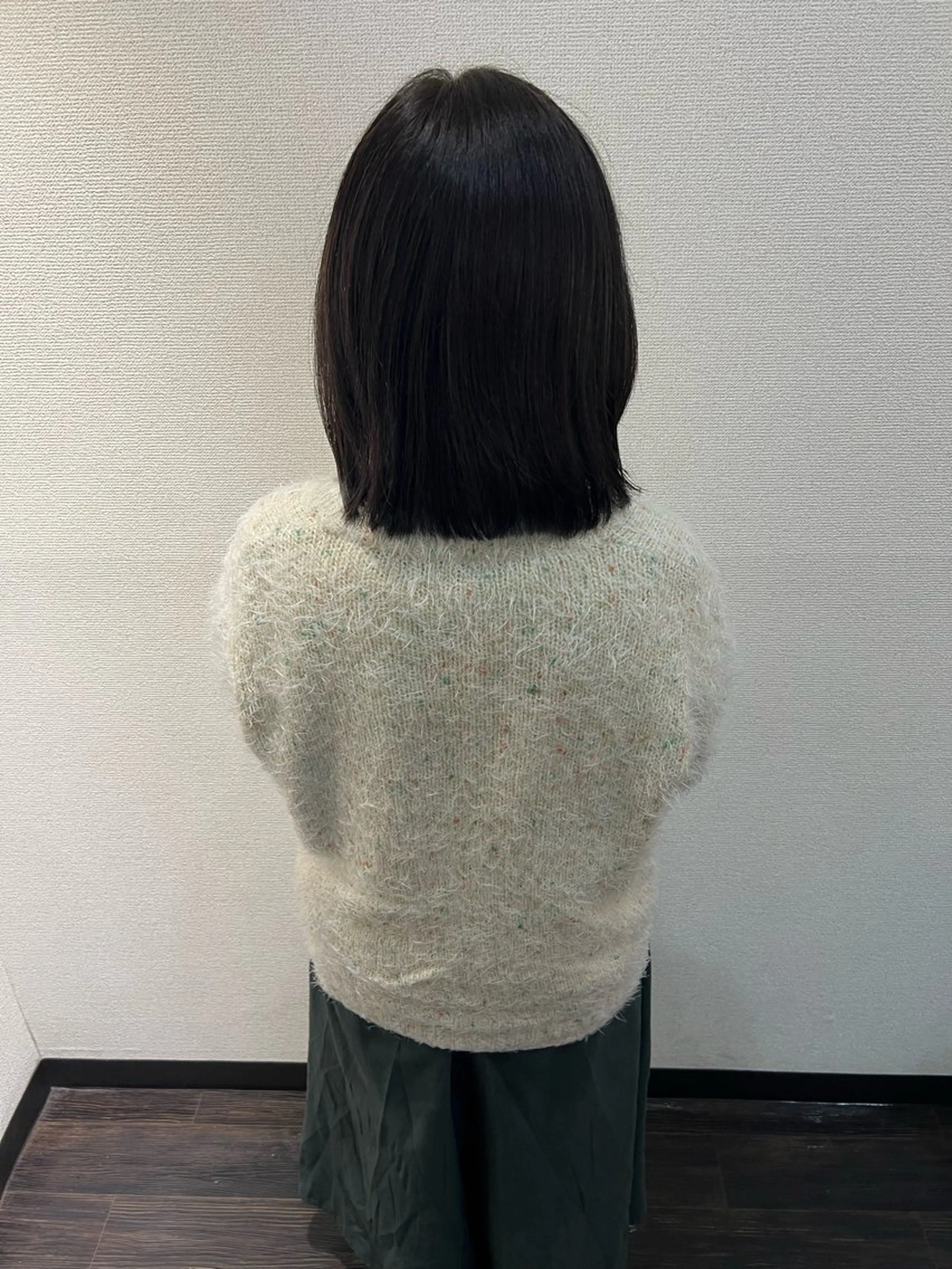 ミディアム カラー 岡野 香那のヘアスタイル