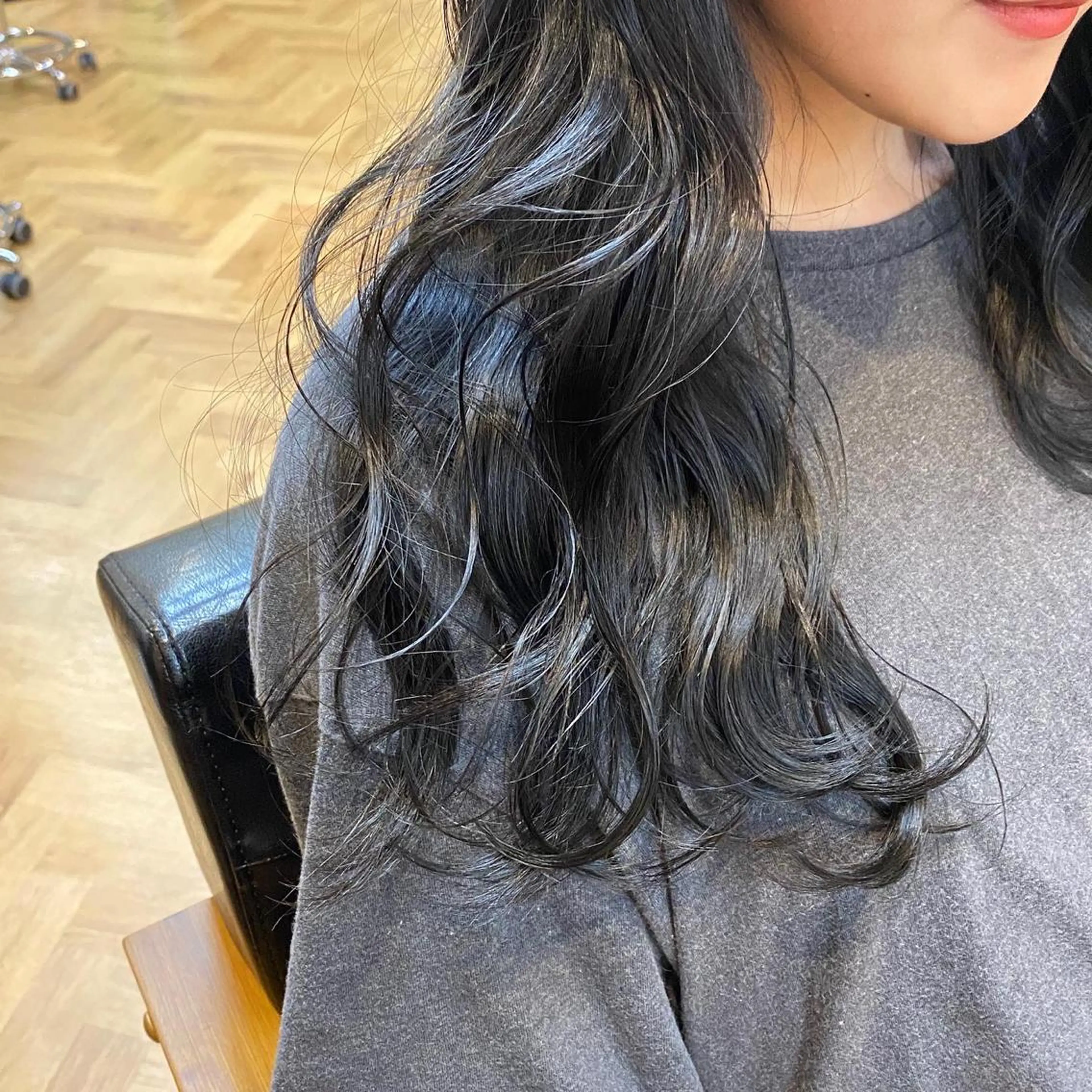 ロング 前川 朋香のヘアスタイル
